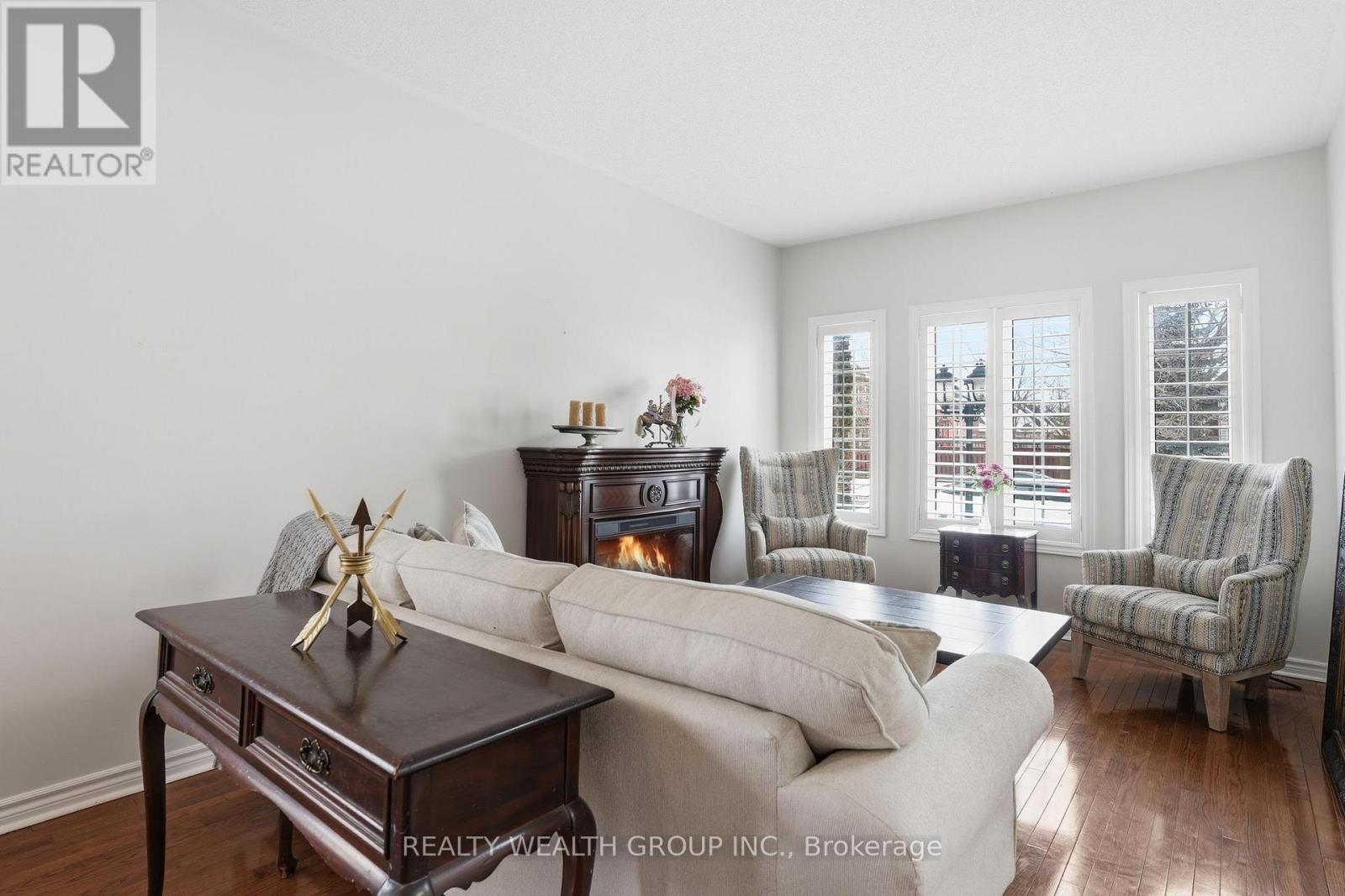 84 Bayview Avenue, Georgina, Ontario  L4P 2S9 - Photo 8 - N12792166