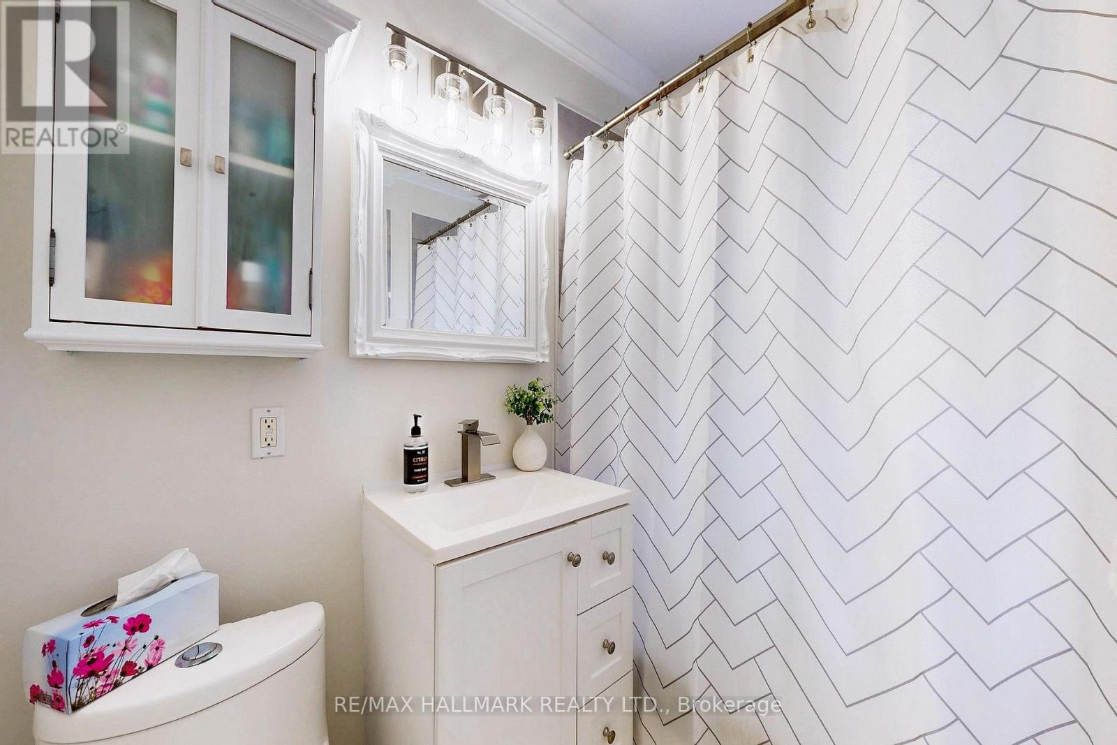 3320 Bathurst Street, Toronto, Ontario  M6A 2B6 - Photo 15 - C12792250