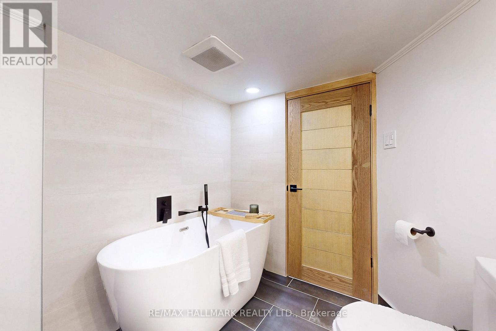 3320 Bathurst Street, Toronto, Ontario  M6A 2B6 - Photo 19 - C12792250