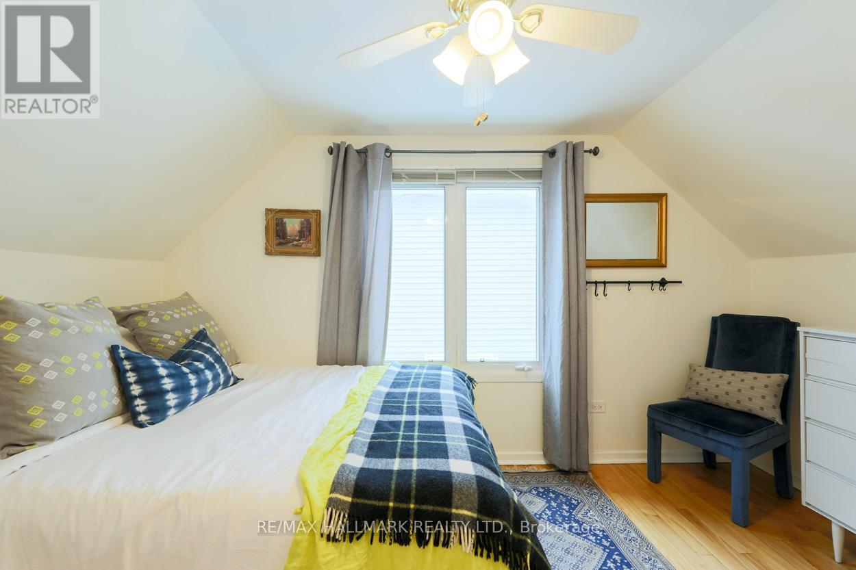 6 Warvet Crescent, Toronto, Ontario  M4B 1P3 - Photo 14 - E12792224