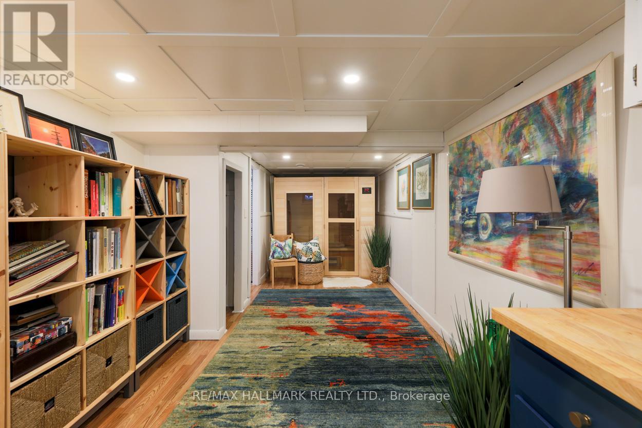 6 Warvet Crescent, Toronto, Ontario  M4B 1P3 - Photo 16 - E12792224