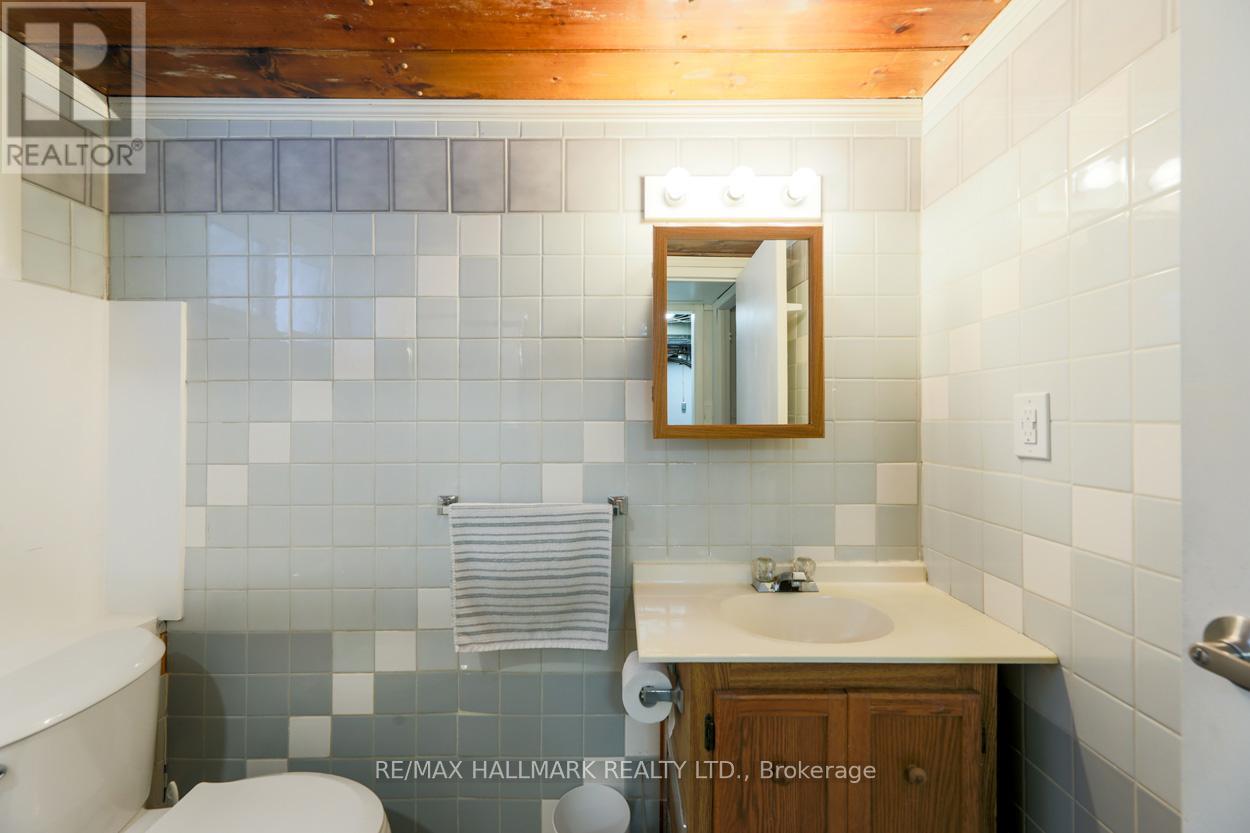 6 Warvet Crescent, Toronto, Ontario  M4B 1P3 - Photo 18 - E12792224