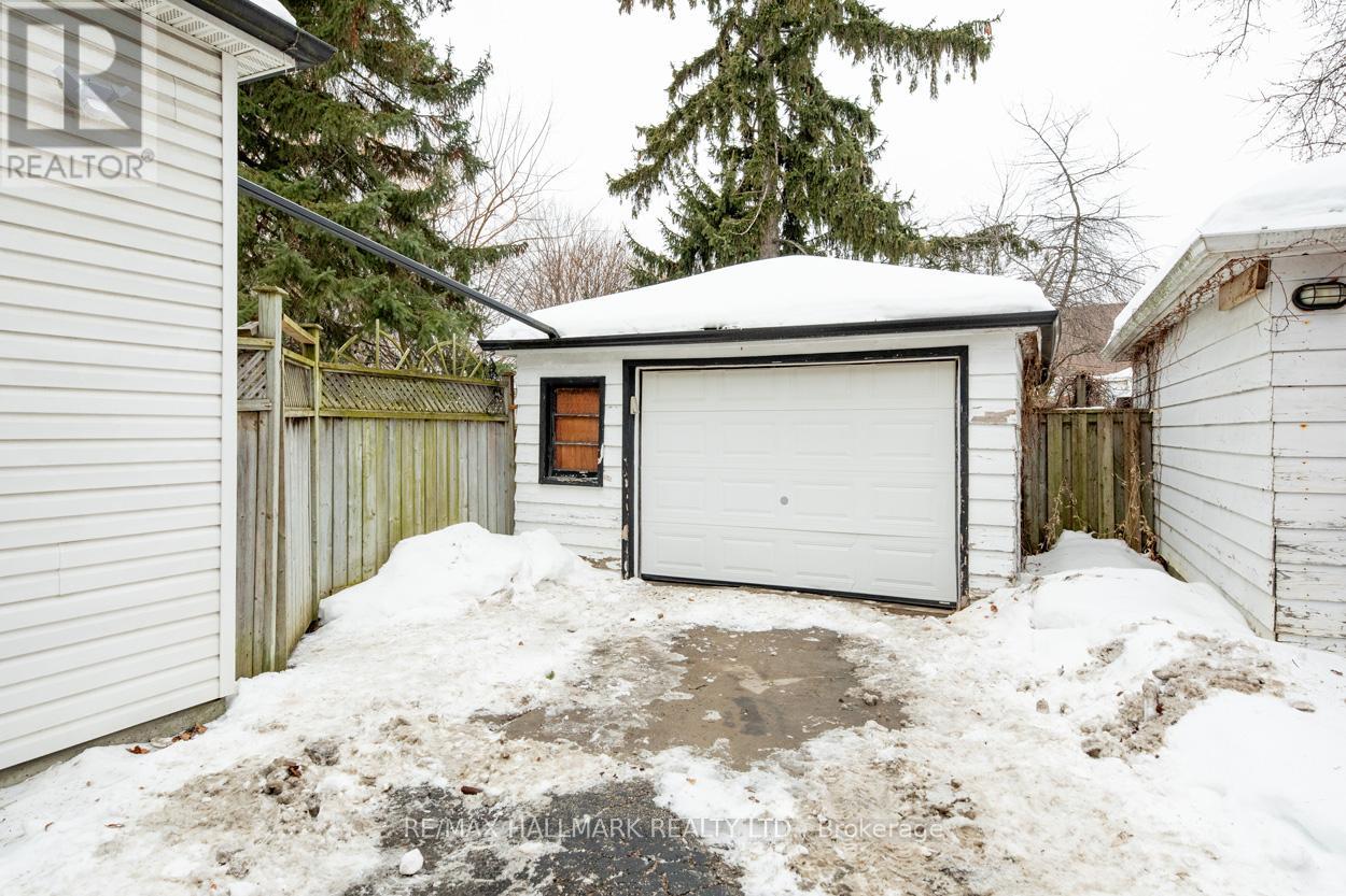 6 Warvet Crescent, Toronto, Ontario  M4B 1P3 - Photo 25 - E12792224