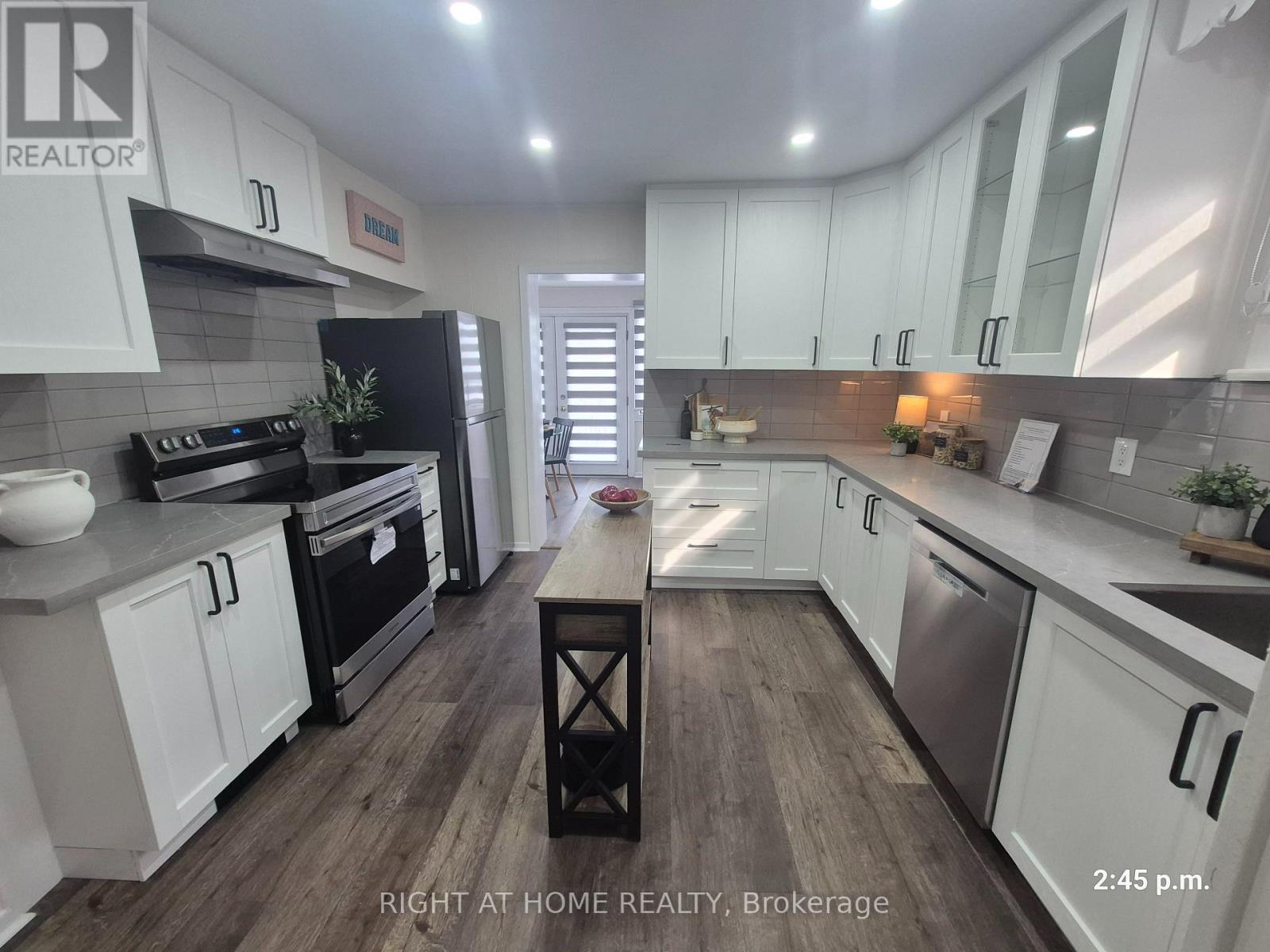 91 Patricia Avenue, Oshawa, Ontario  L1G 5X7 - Photo 5 - E12792236