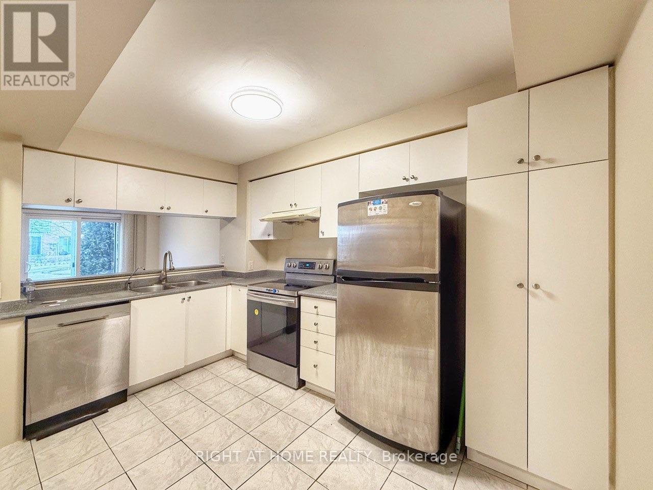 30a - 81 Northern Heights Drive, Richmond Hill, Ontario  L4B 4C9 - Photo 18 - N12792244