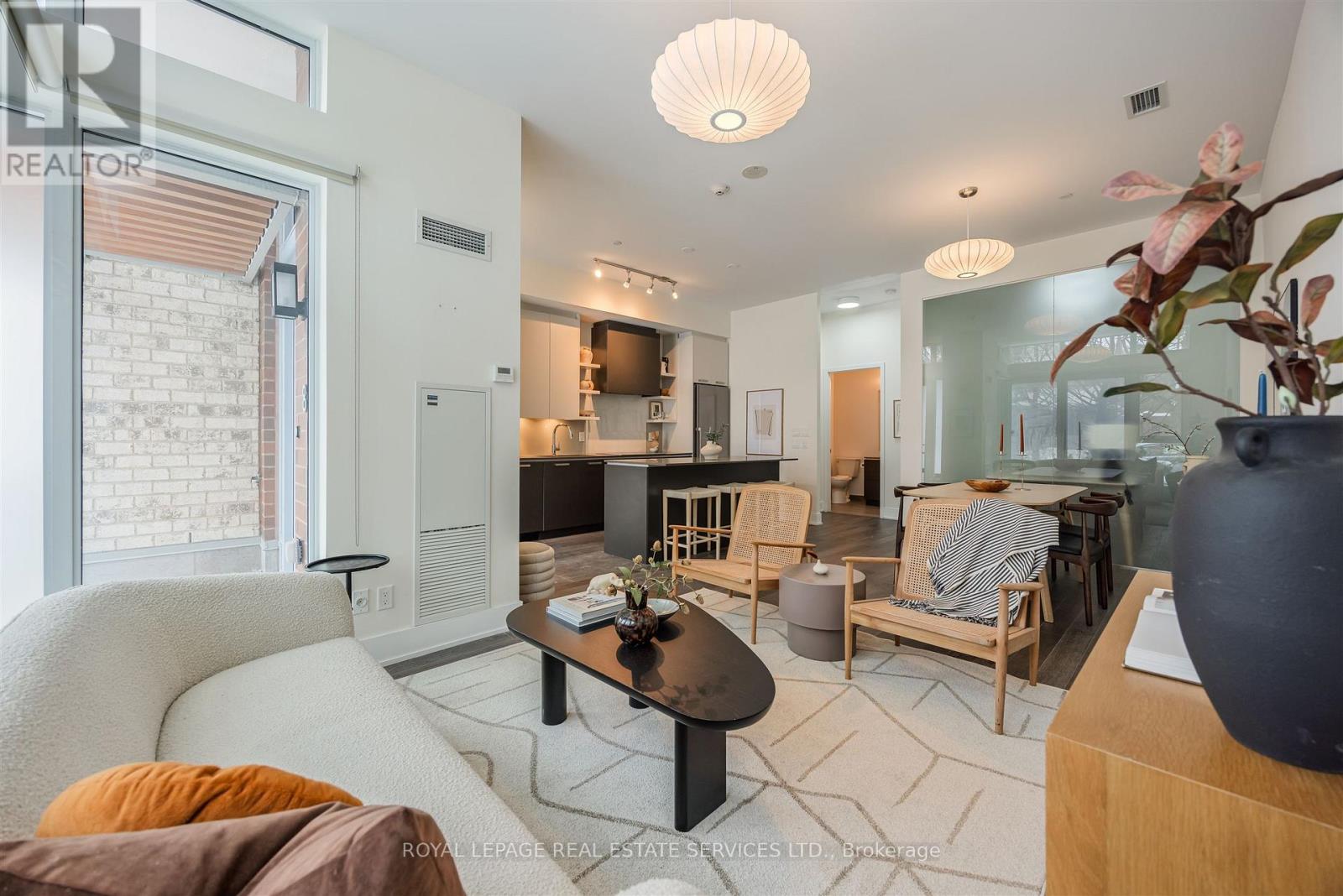 104/8 - 1830 Bloor Street W, Toronto, Ontario  M6P 0A2 - Photo 5 - W12792258