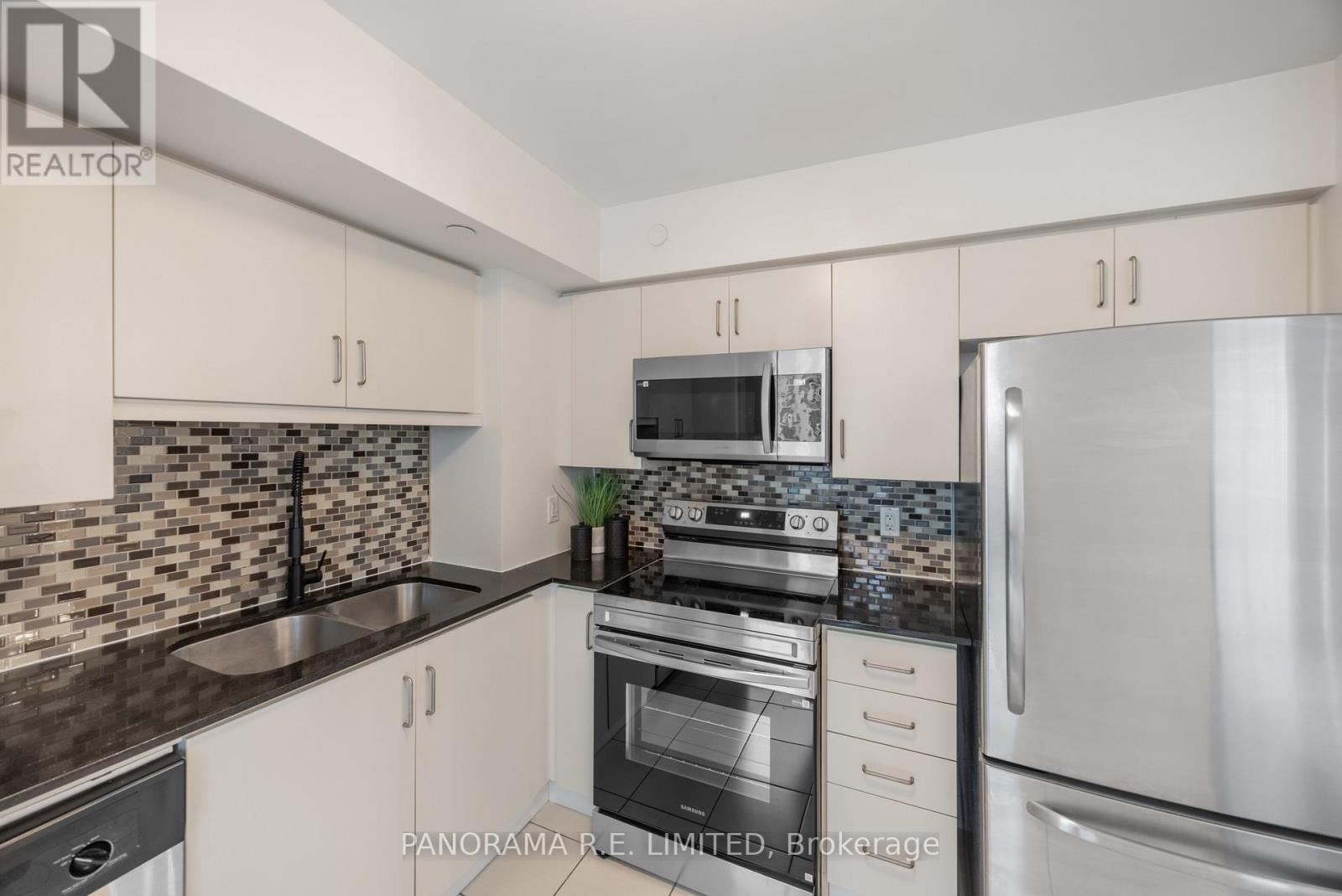 1207 - 215 Sherway Gardens Road, Toronto, Ontario  M9C 0A4 - Photo 7 - W12792260