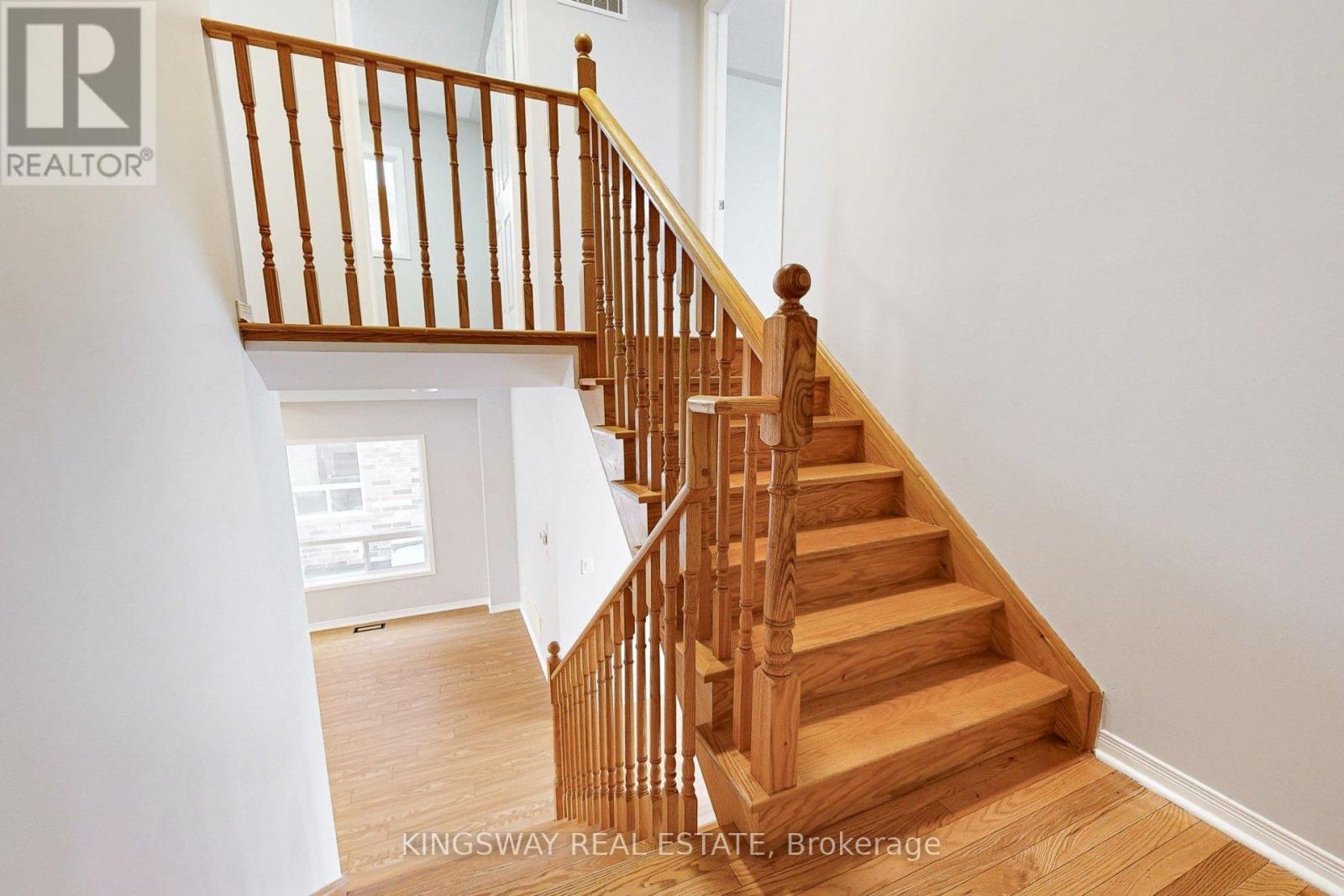 84 Abbotsbury Drive, Brampton, Ontario  L6X 0S2 - Photo 12 - W12792282