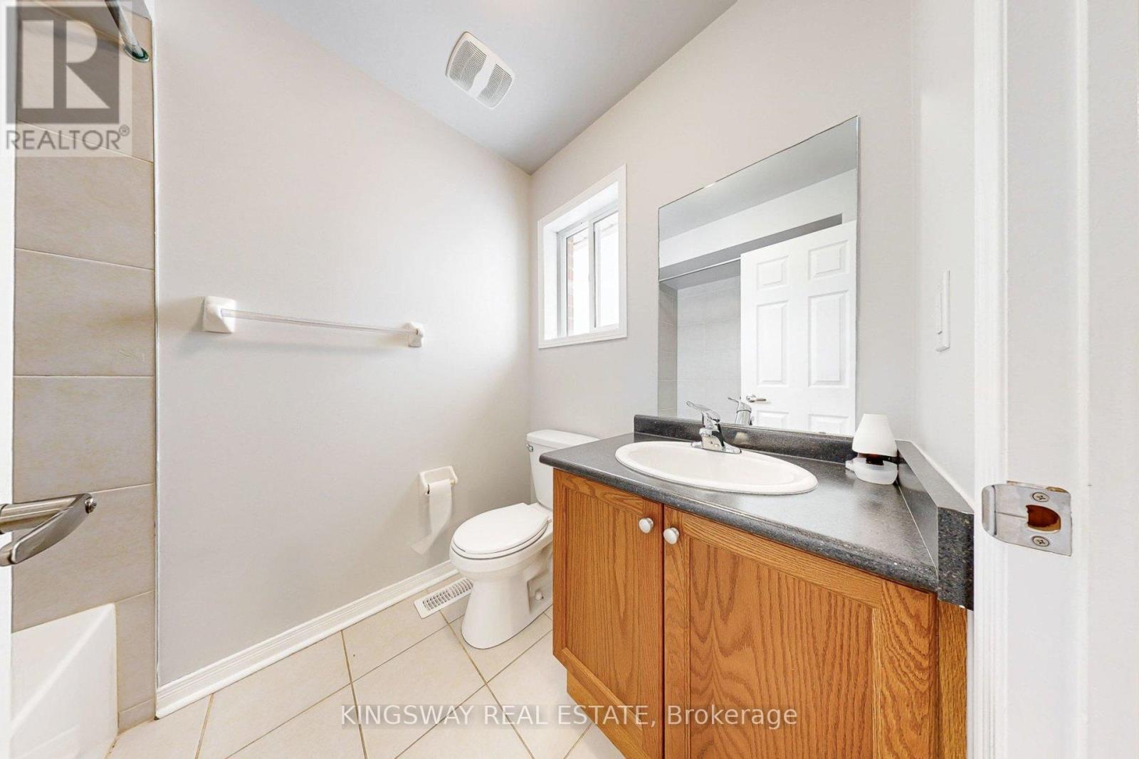 84 Abbotsbury Drive, Brampton, Ontario  L6X 0S2 - Photo 16 - W12792282