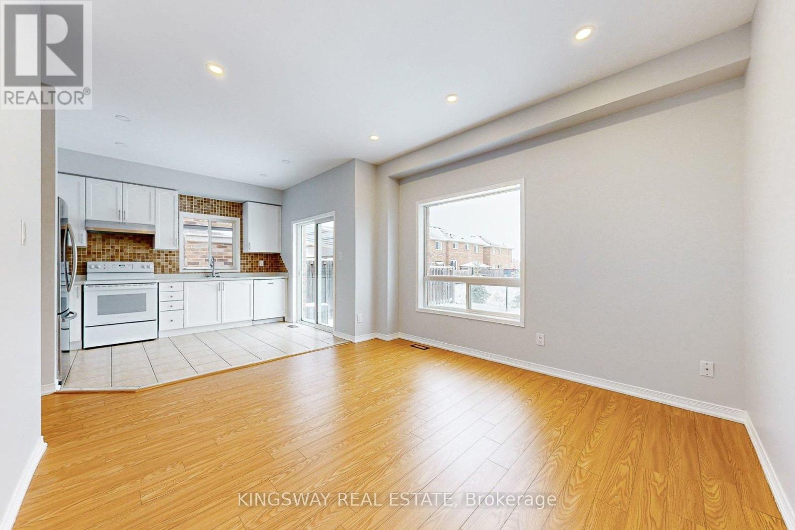 84 Abbotsbury Drive, Brampton, Ontario  L6X 0S2 - Photo 8 - W12792282