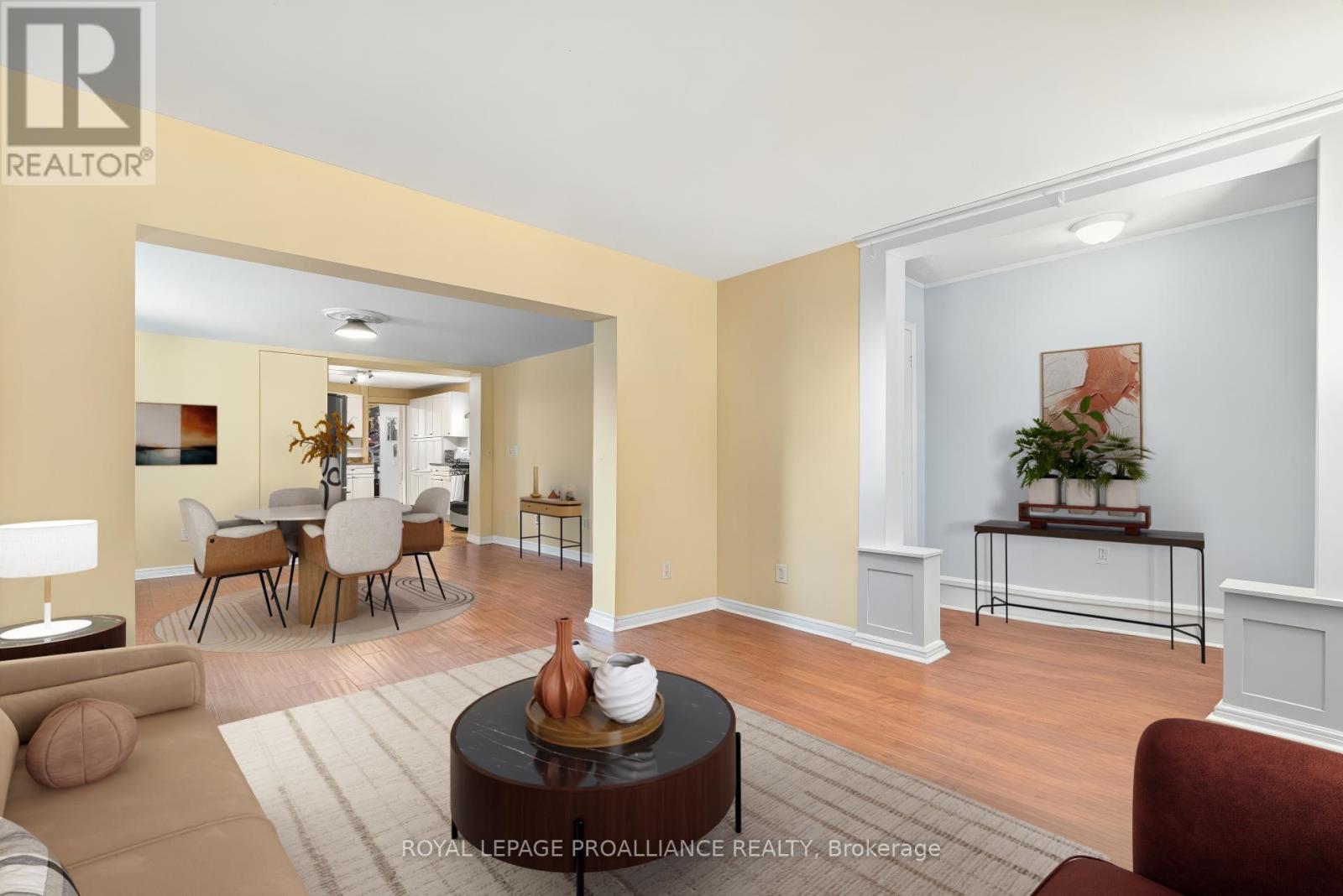 246 Foster Avenue, Belleville (Belleville Ward), Ontario  K8N 3R3 - Photo 12 - X12792054