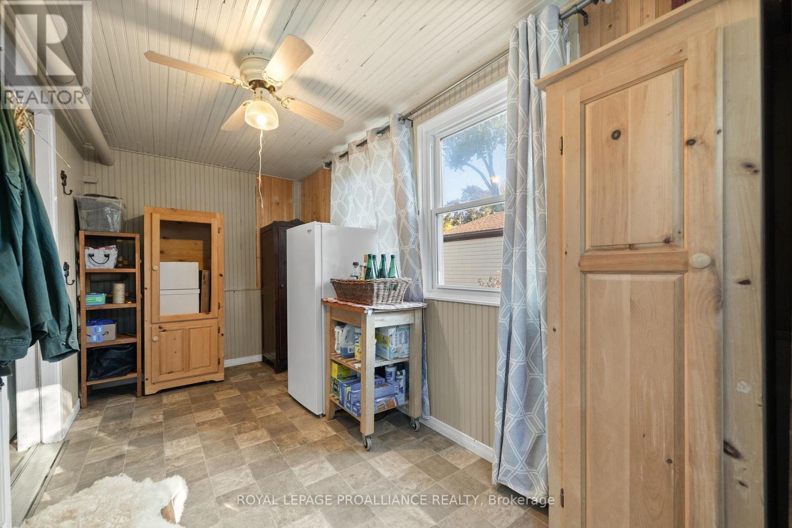 246 Foster Avenue, Belleville (Belleville Ward), Ontario  K8N 3R3 - Photo 22 - X12792054