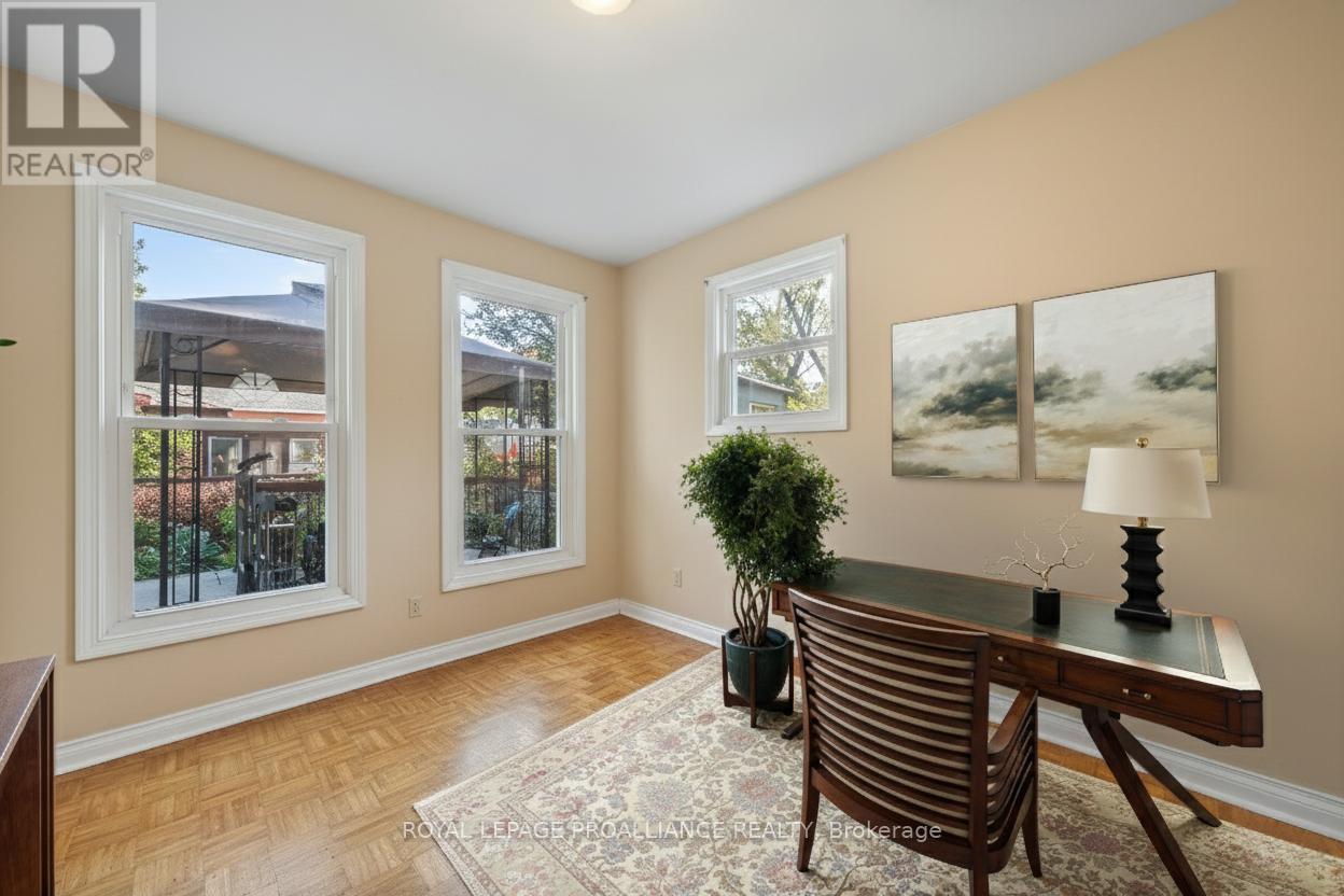 246 Foster Avenue, Belleville (Belleville Ward), Ontario  K8N 3R3 - Photo 17 - X12792054