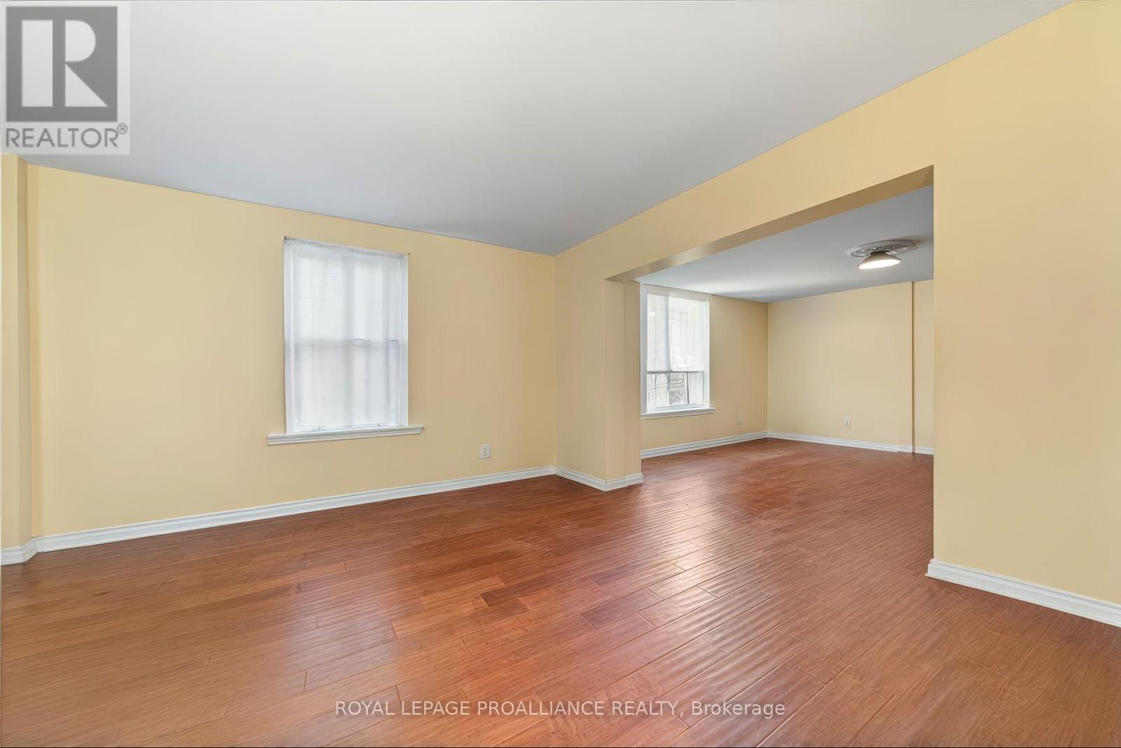 246 Foster Avenue, Belleville (Belleville Ward), Ontario  K8N 3R3 - Photo 10 - X12792054