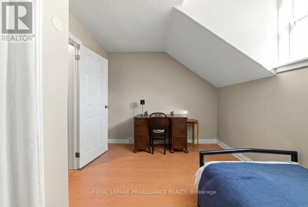 246 Foster Avenue, Belleville (Belleville Ward), Ontario  K8N 3R3 - Photo 30 - X12792054