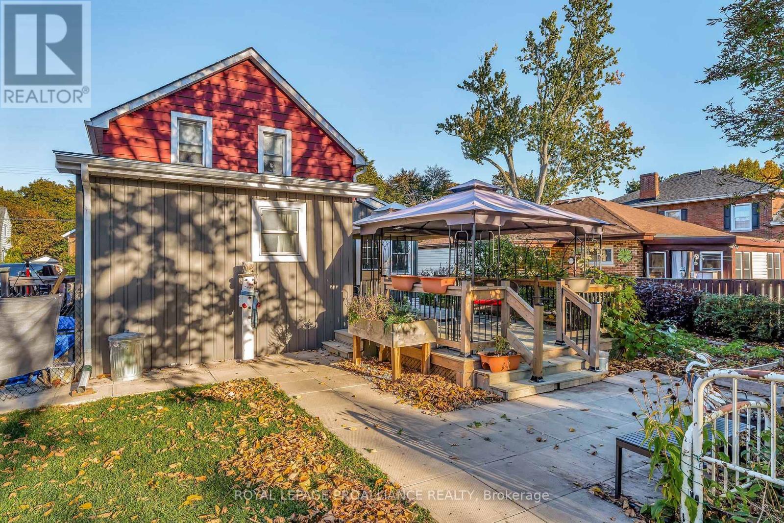 246 Foster Avenue, Belleville (Belleville Ward), Ontario  K8N 3R3 - Photo 37 - X12792054