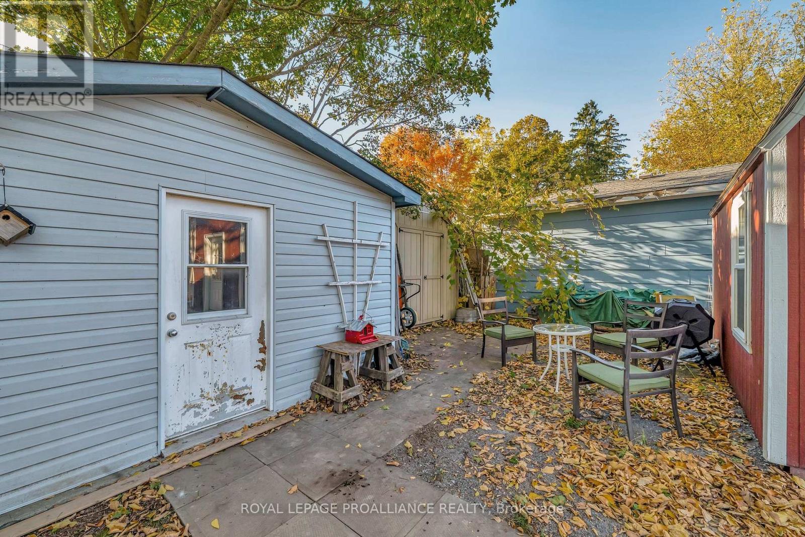 246 Foster Avenue, Belleville (Belleville Ward), Ontario  K8N 3R3 - Photo 32 - X12792054