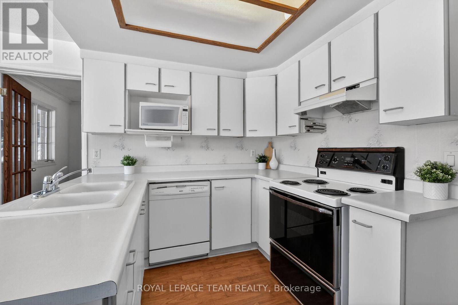 38 Maple Grove Road, Ottawa, Ontario  K2L 3K8 - Photo 14 - X12792058