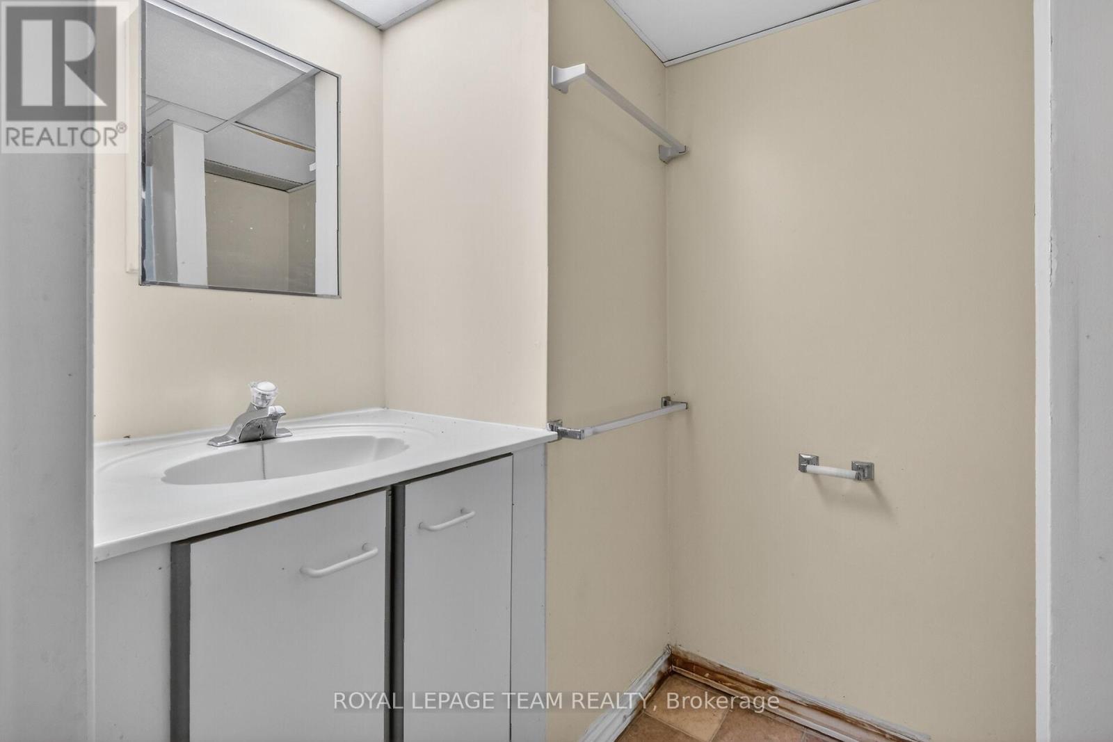 38 Maple Grove Road, Ottawa, Ontario  K2L 3K8 - Photo 37 - X12792058