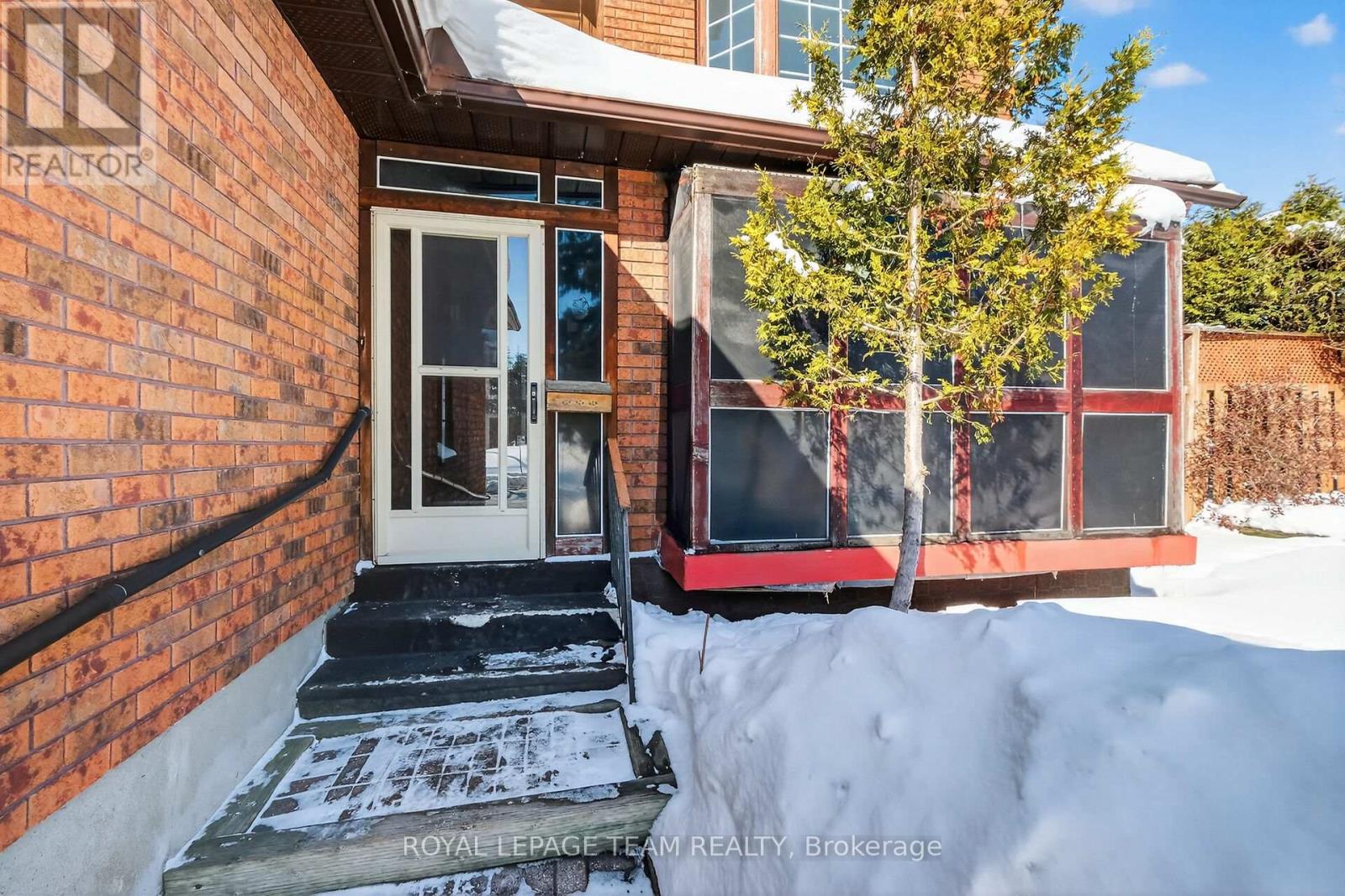 38 Maple Grove Road, Ottawa, Ontario  K2L 3K8 - Photo 4 - X12792058