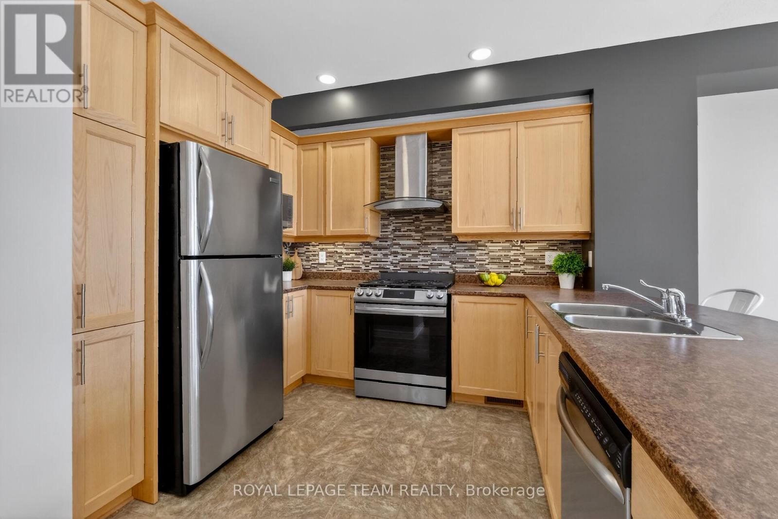 420 Foxhall Way, Ottawa, Ontario  K2M 0G1 - Photo 15 - X12792060