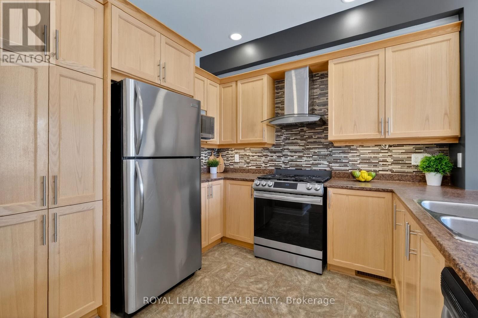 420 Foxhall Way, Ottawa, Ontario  K2M 0G1 - Photo 17 - X12792060