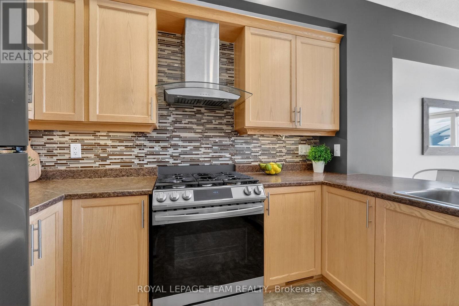 420 Foxhall Way, Ottawa, Ontario  K2M 0G1 - Photo 18 - X12792060