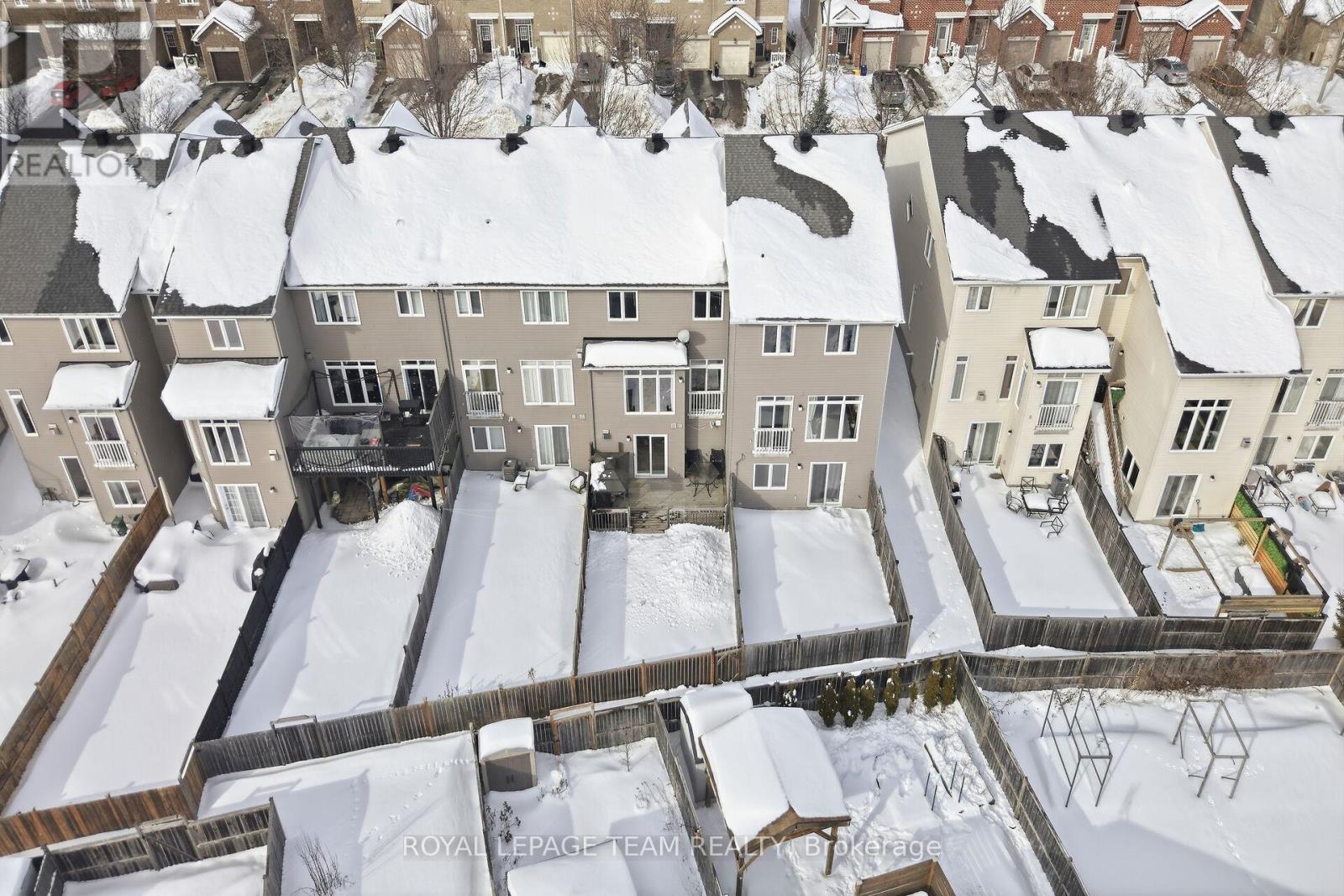 420 Foxhall Way, Ottawa, Ontario  K2M 0G1 - Photo 2 - X12792060