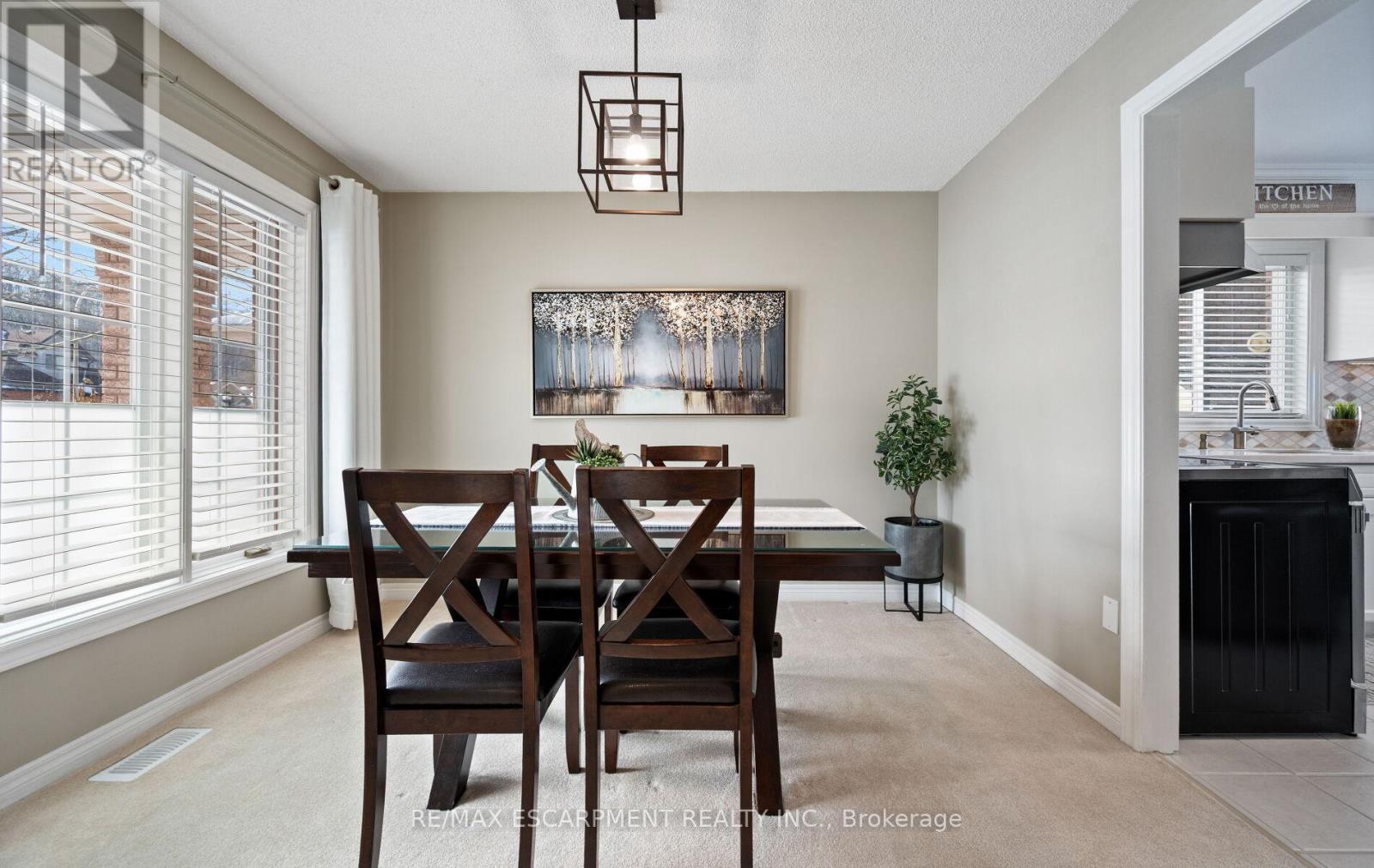 39 Colonial Crescent, Grimsby, Ontario  L3M 5H3 - Photo 18 - X12792284