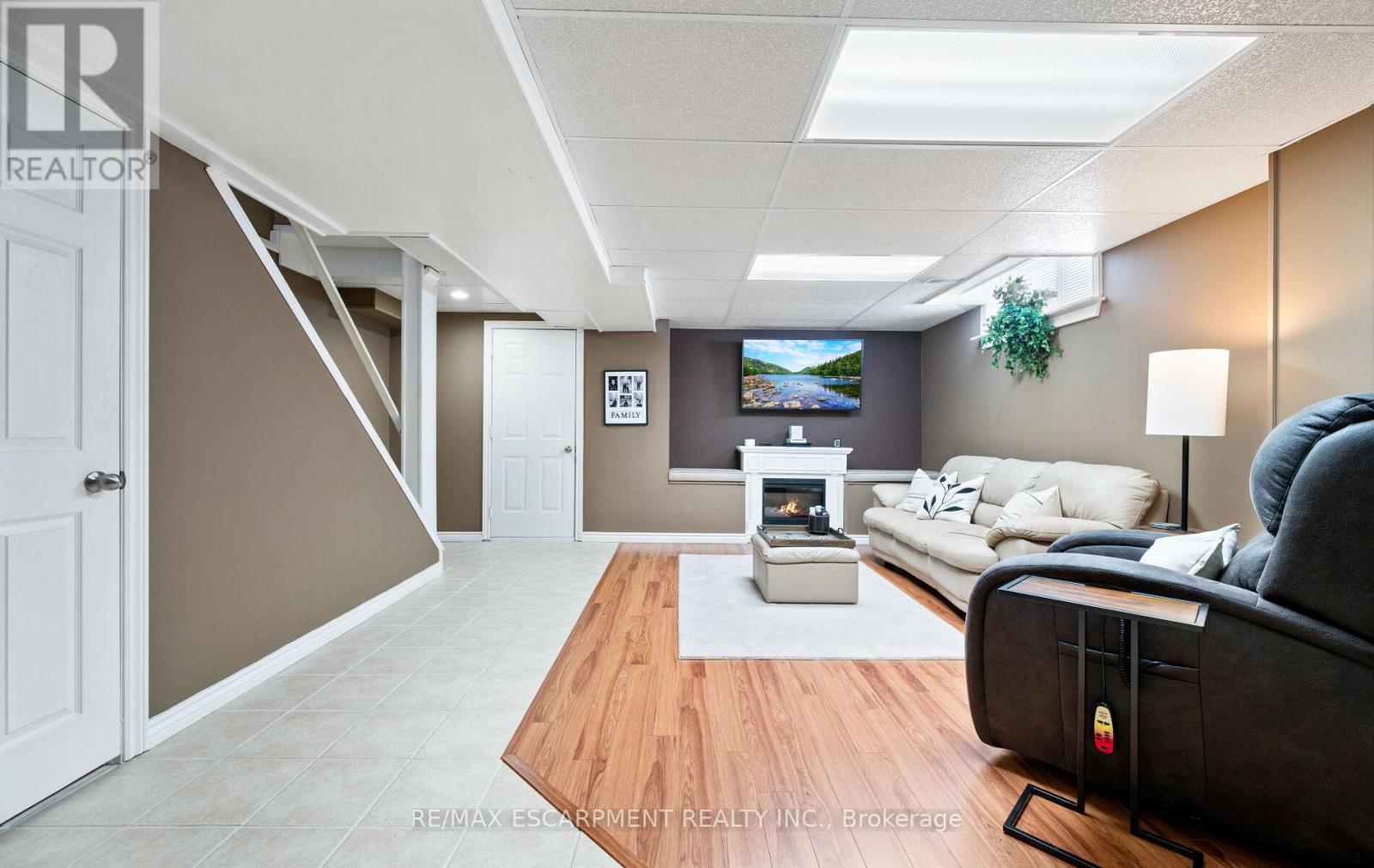 39 Colonial Crescent, Grimsby, Ontario  L3M 5H3 - Photo 31 - X12792284