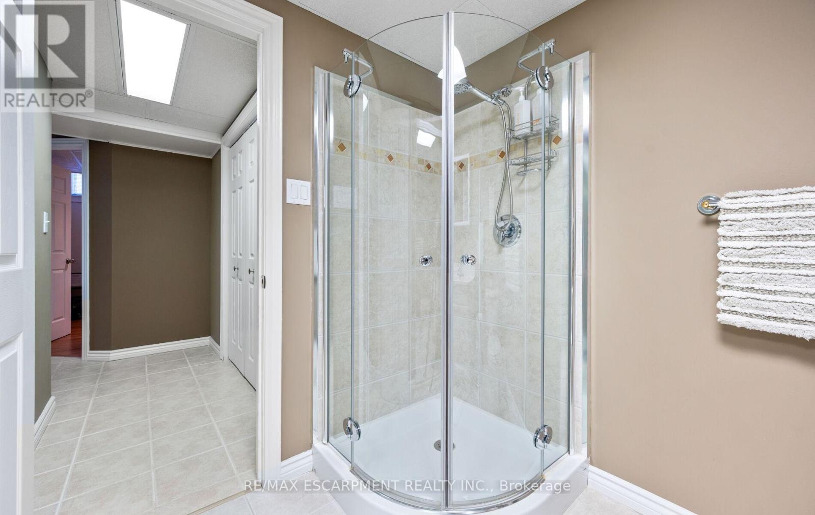 39 Colonial Crescent, Grimsby, Ontario  L3M 5H3 - Photo 35 - X12792284