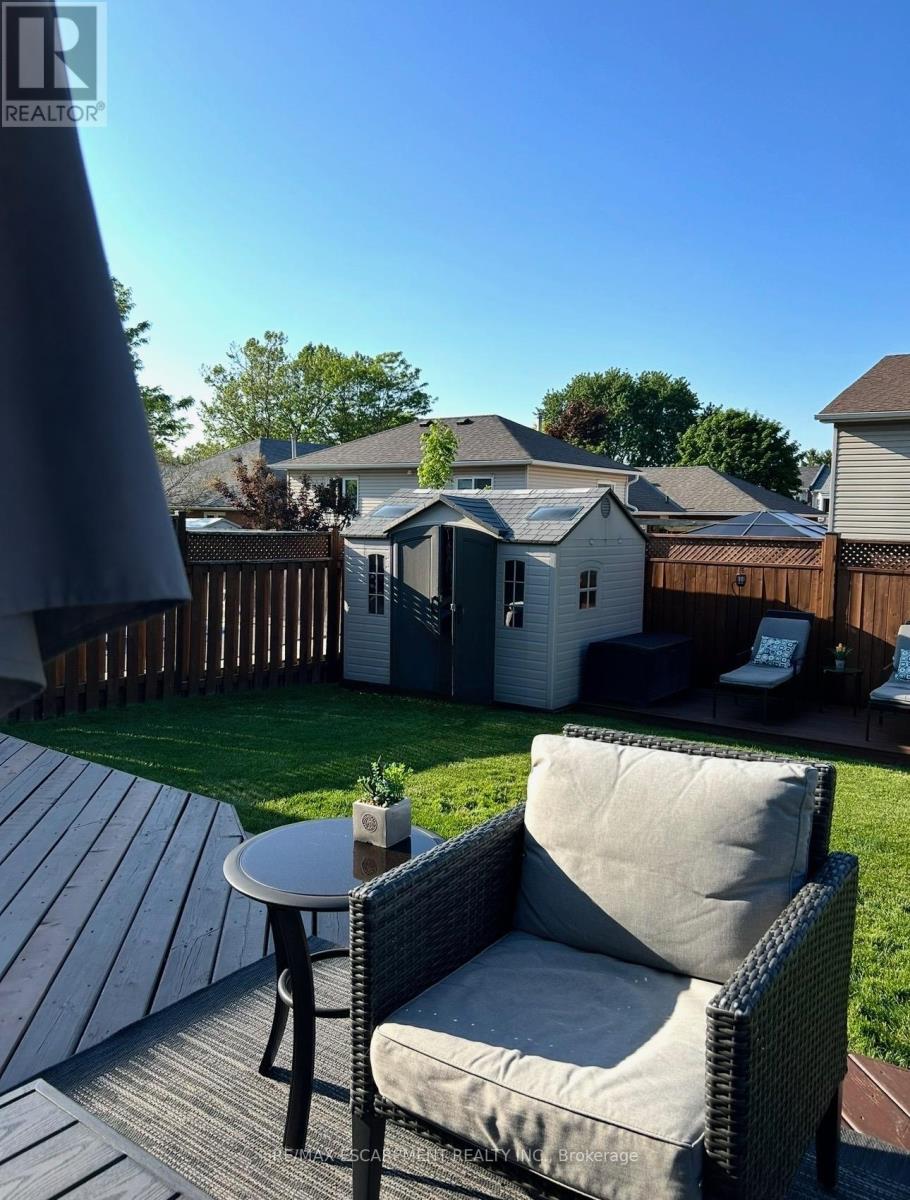 39 Colonial Crescent, Grimsby, Ontario  L3M 5H3 - Photo 37 - X12792284