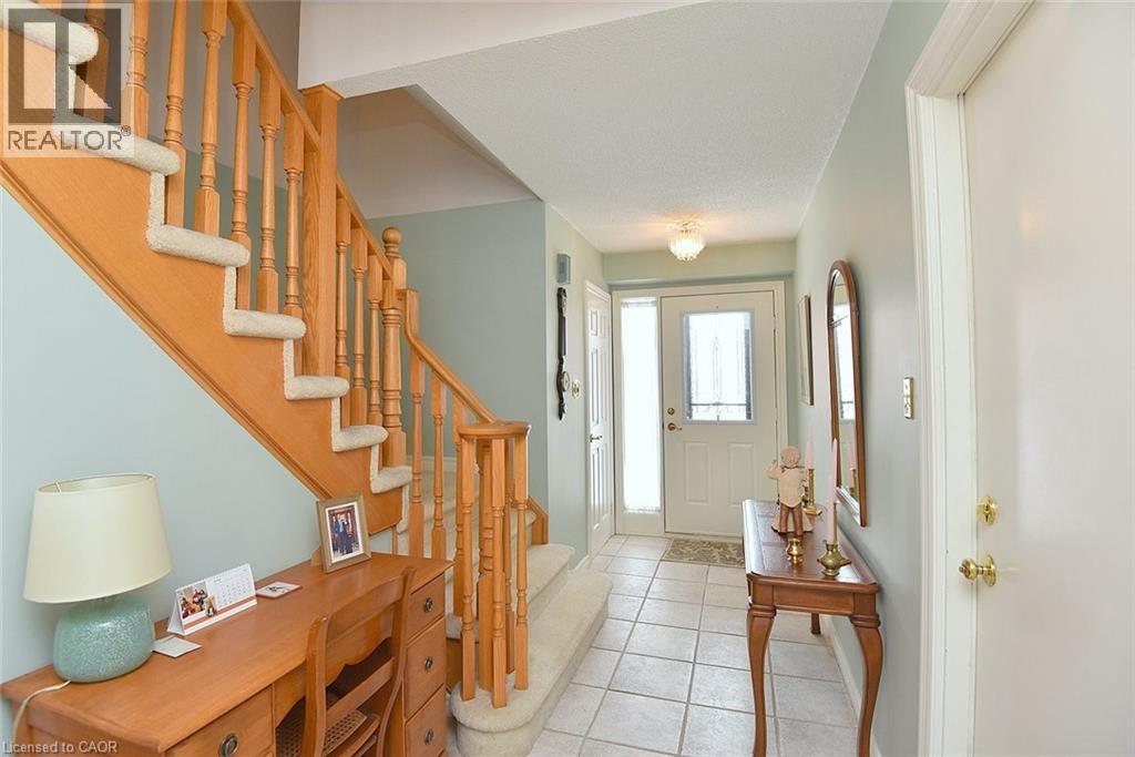 230 Meadowbrook Drive Unit# 8, Ancaster, Ontario  L9G 4V2 - Photo 5 - 40799559