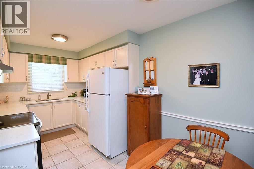 230 Meadowbrook Drive Unit# 8, Ancaster, Ontario  L9G 4V2 - Photo 16 - 40799559