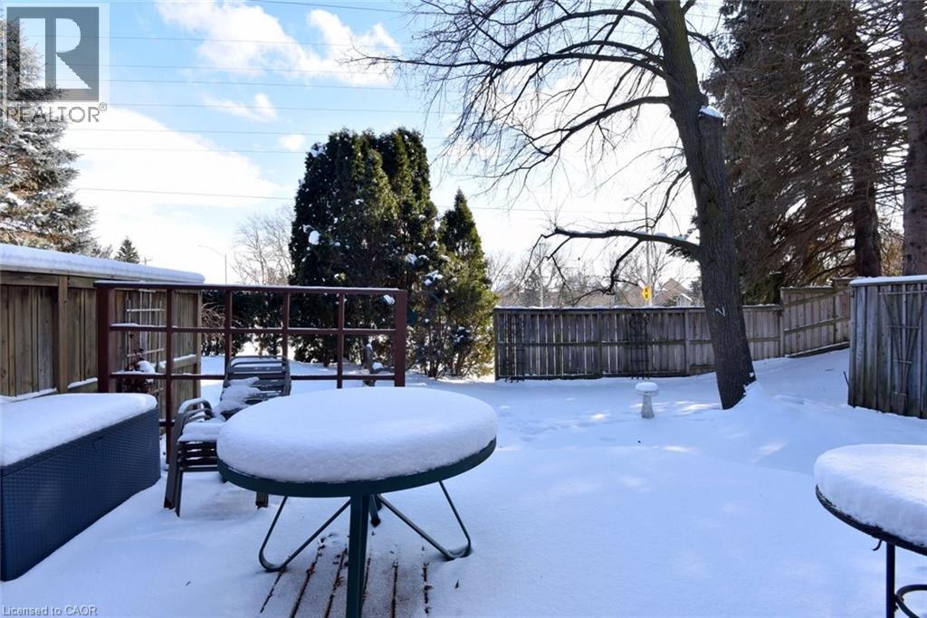 230 Meadowbrook Drive Unit# 8, Ancaster, Ontario  L9G 4V2 - Photo 38 - 40799559