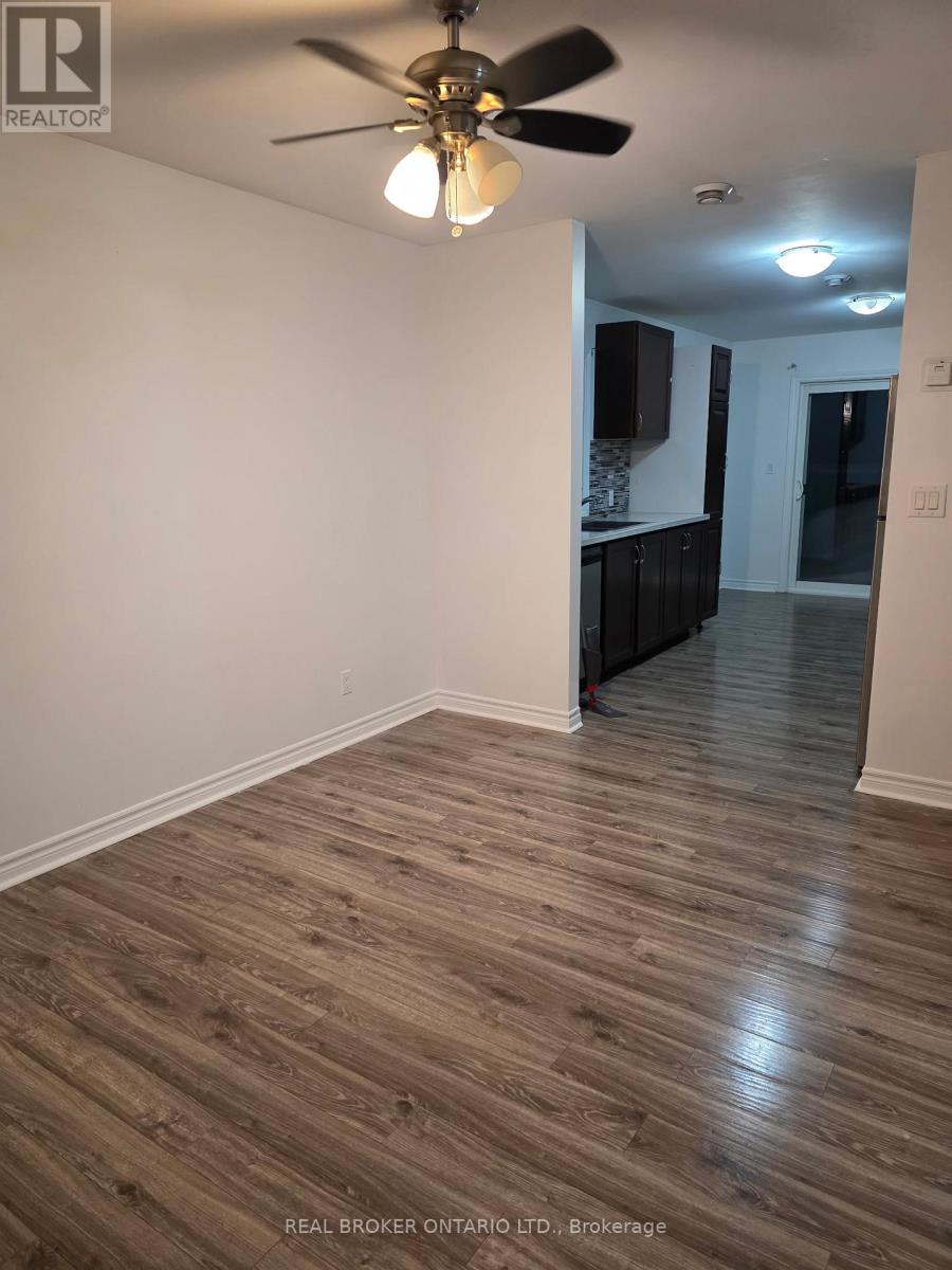 Main - 175 Peel Street, Barrie (Wellington), Ontario  L4M 3L7 - Photo 4 - S12791780