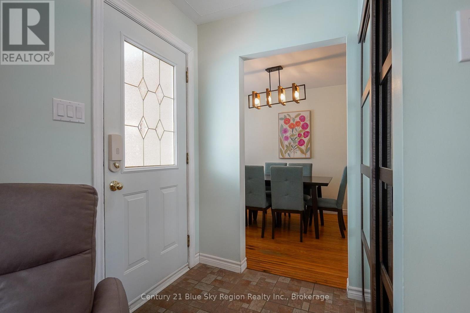 14 Marshall Park Drive, North Bay (Ferris), Ontario  P1A 2N9 - Photo 3 - X12792336