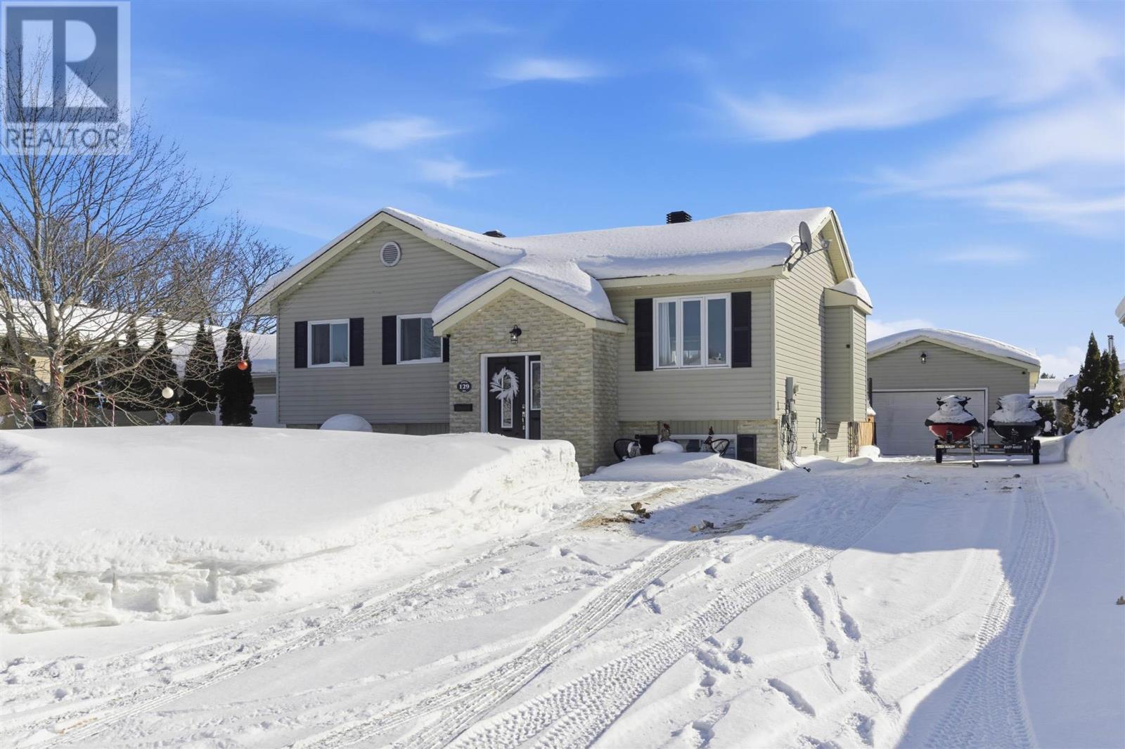 129 Simon Ave, Sault Ste. Marie, Ontario  P6A 6T1 - Photo 1 - SM260225