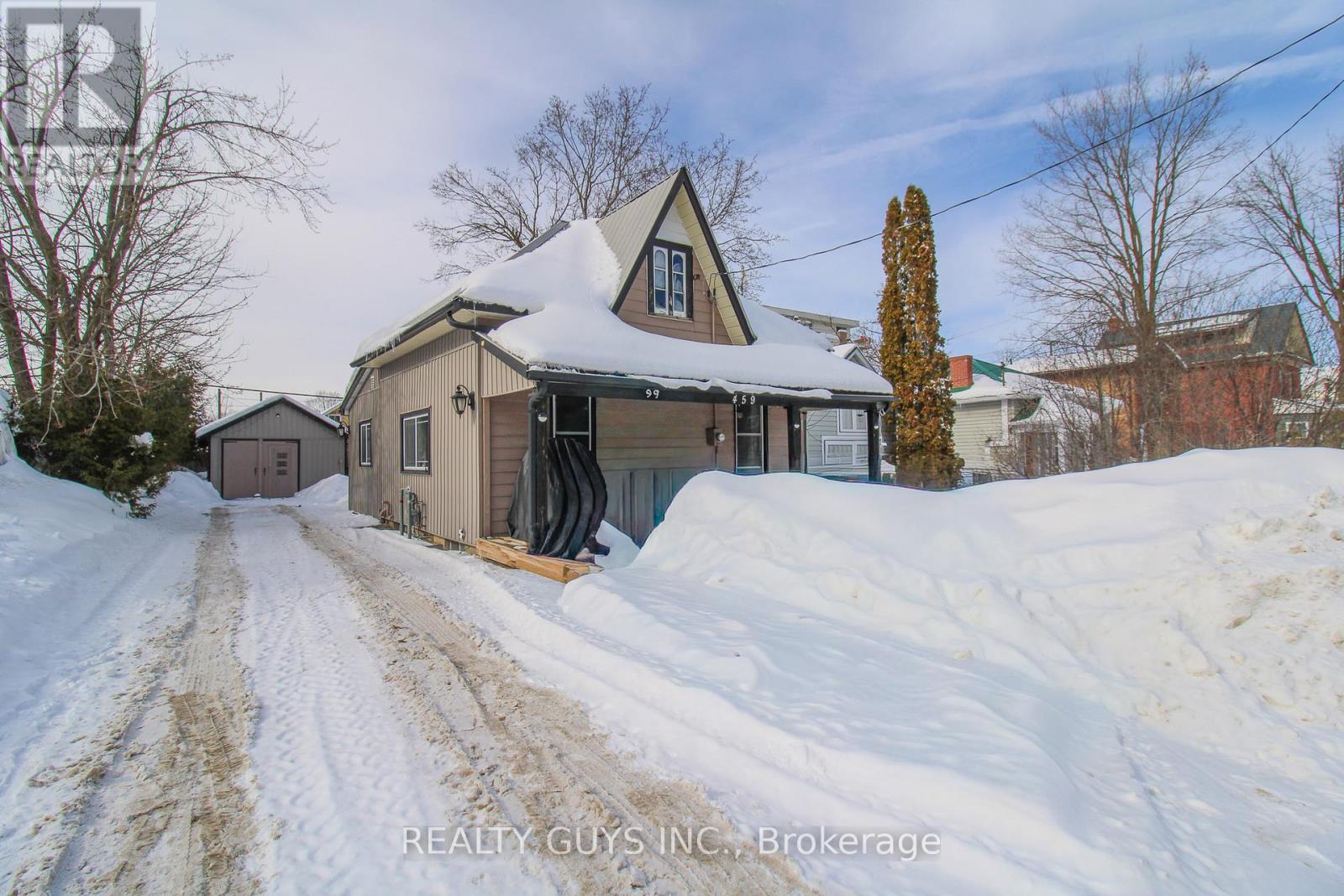 459 Donegal Street, Peterborough, Ontario K9H 4L7 - Photo 2 - X12792306