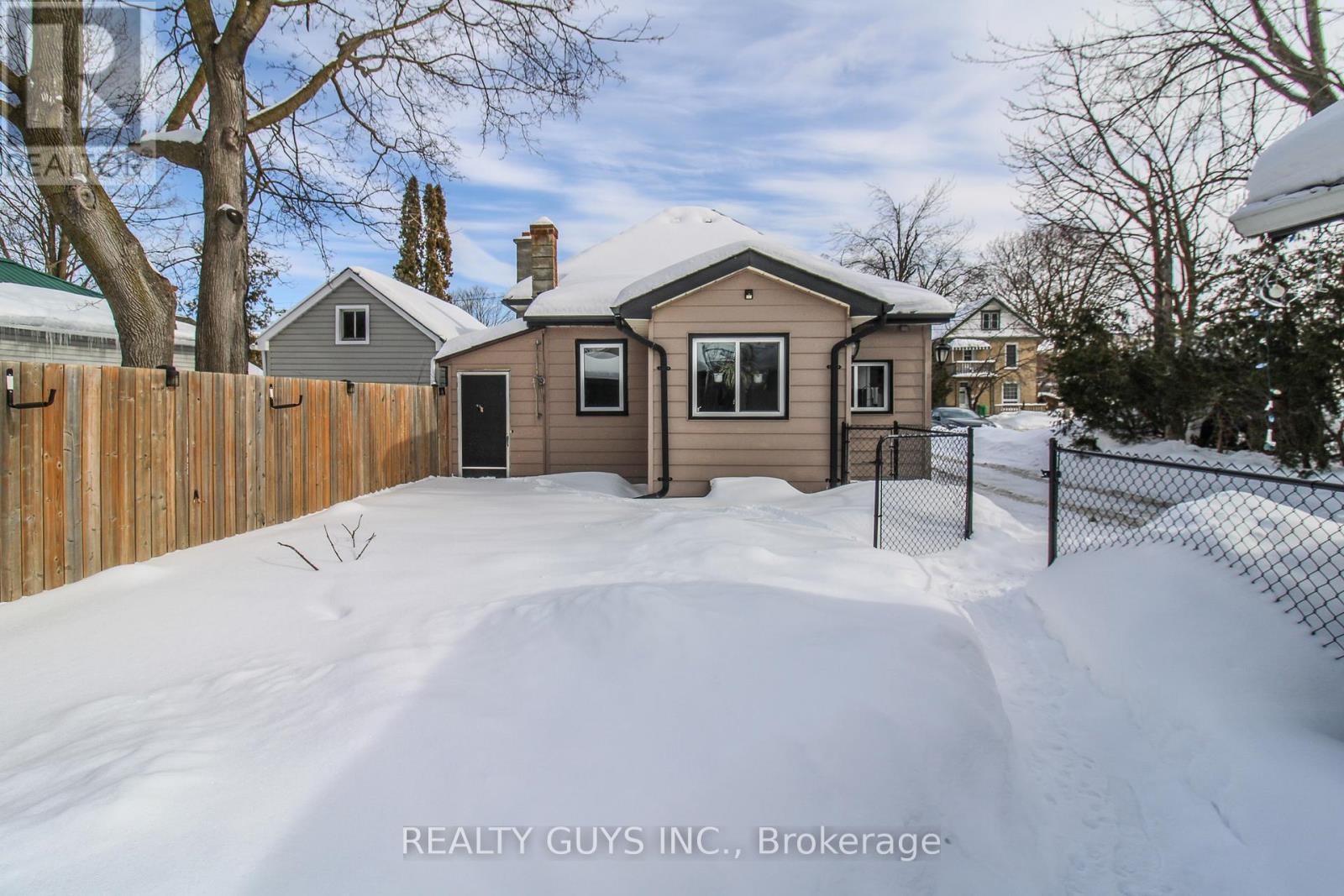 459 Donegal Street, Peterborough, Ontario K9H 4L7 - Photo 8 - X12792306