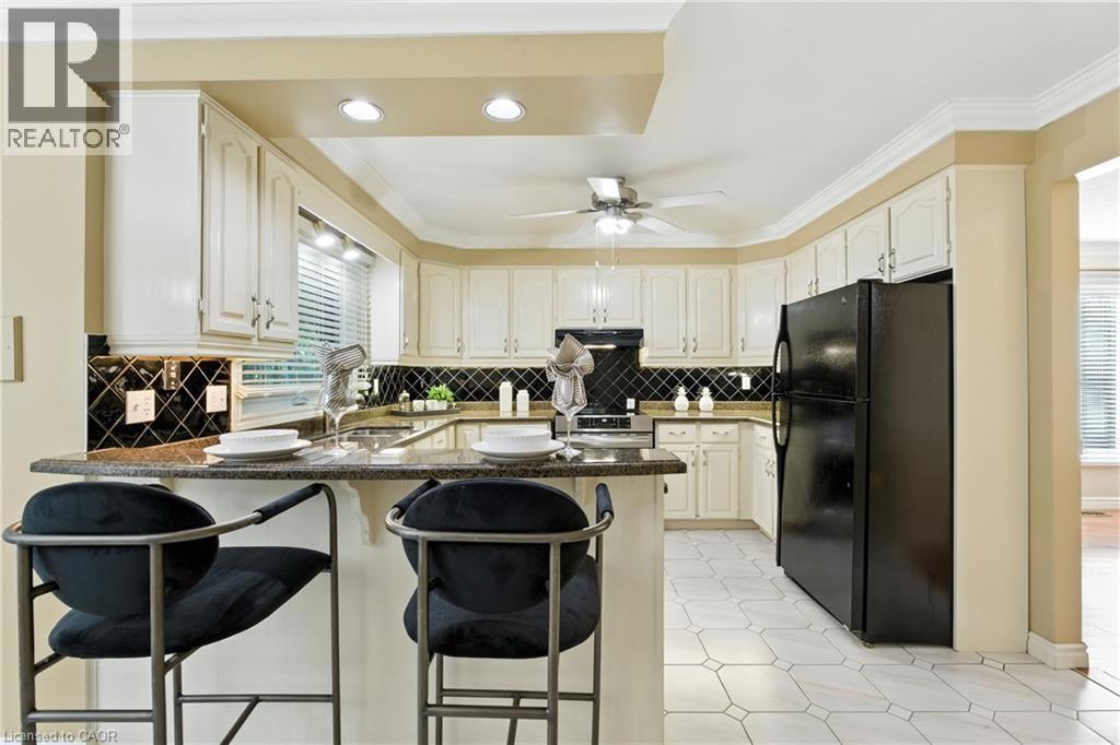 6 Renata Court, Hamilton, Ontario  L9H 6X1 - Photo 14 - 40793652