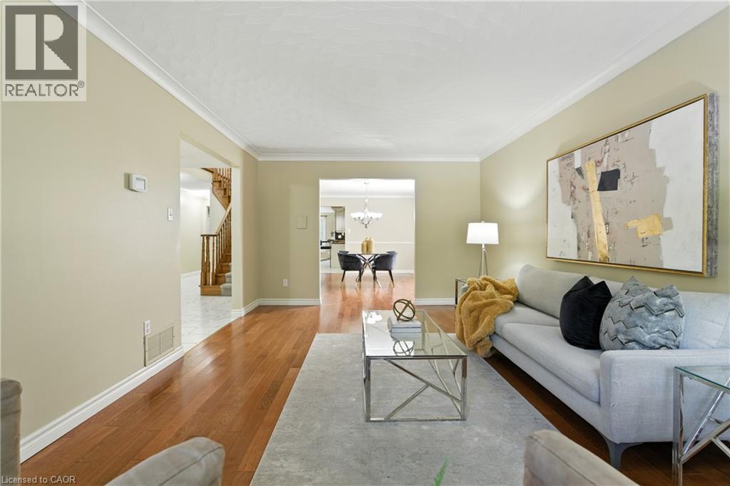 6 Renata Court, Hamilton, Ontario  L9H 6X1 - Photo 7 - 40793652