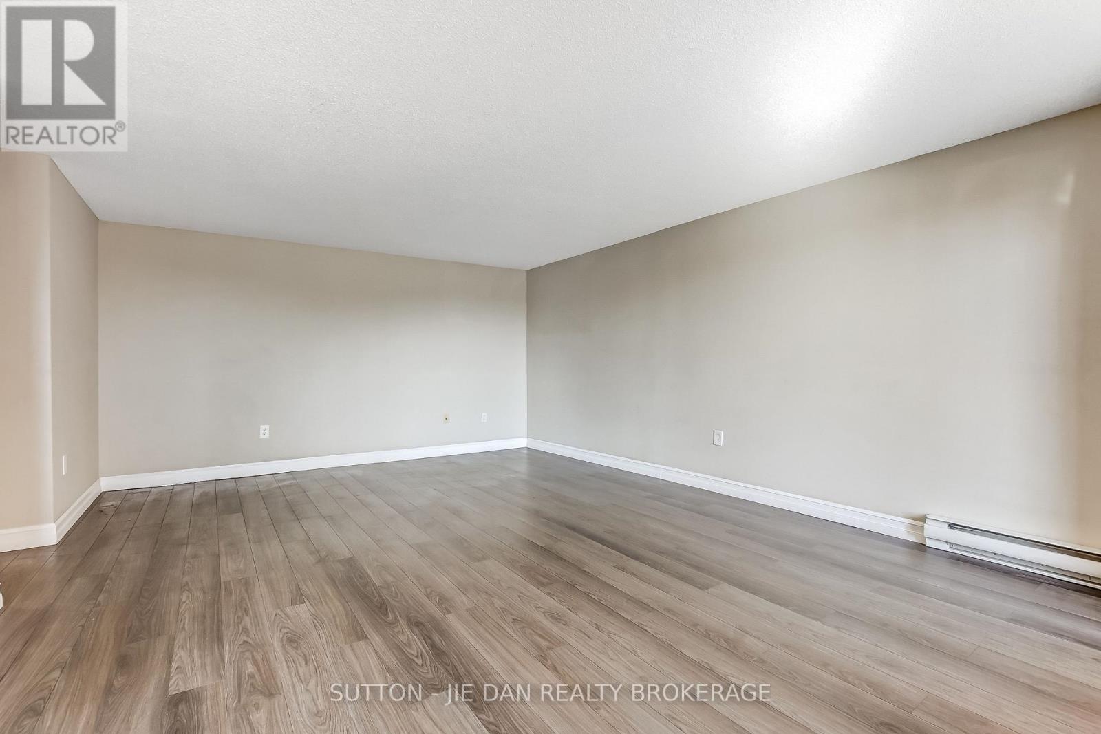 203 - 77 Baseline Road W, London South, Ontario  N6J 1V5 - Photo 5 - X12792388