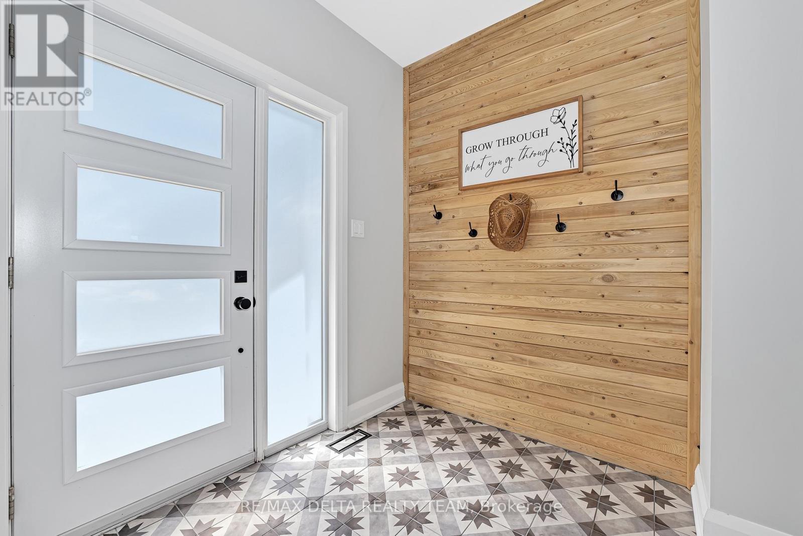 4645 Mcneely Rd Road, Ottawa, Ontario  K4B 1J1 - Photo 4 - X12792370