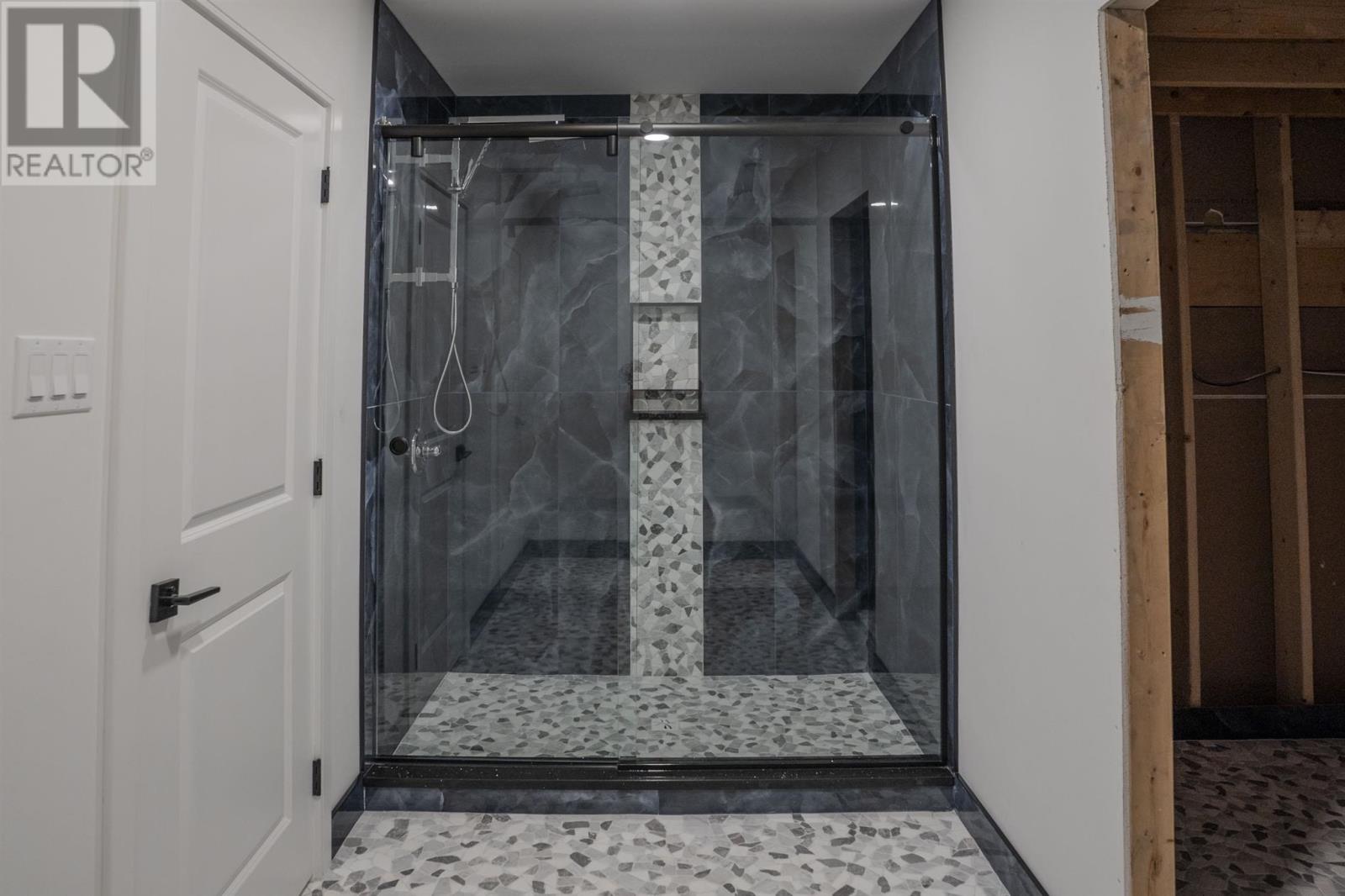 2111 Magnolia Dr, Thunder Bay, Ontario  P7K 0J3 - Photo 37 - TB252039