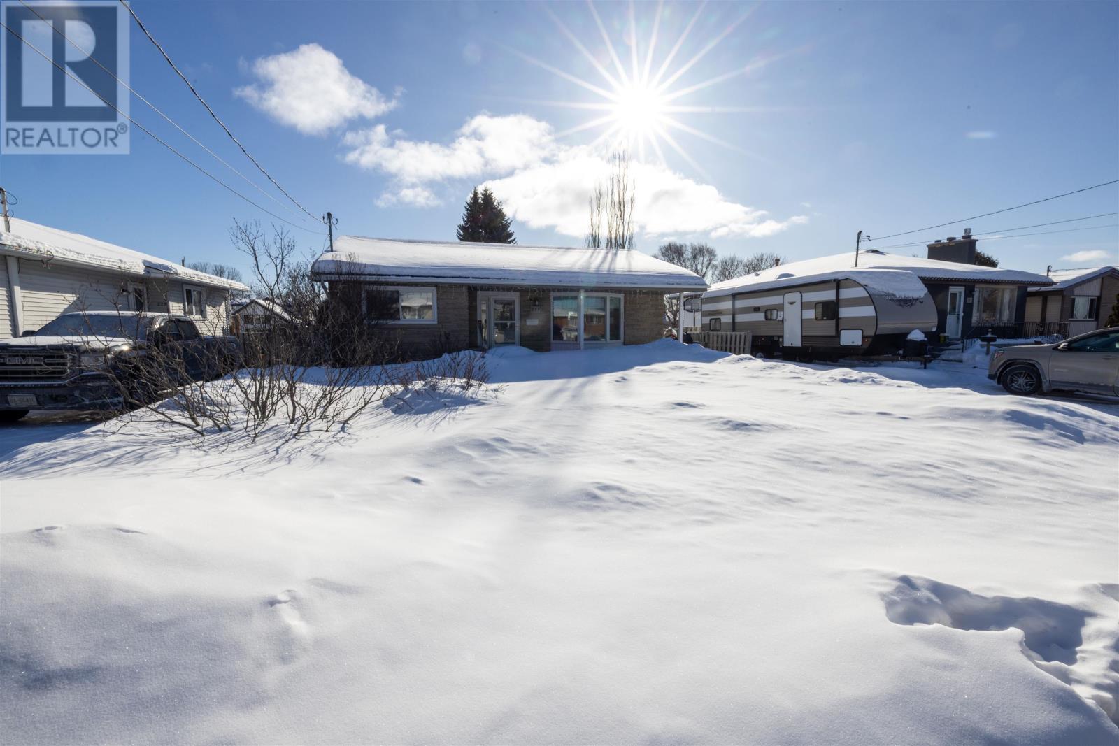 239 Dublin Ave, Thunder Bay, Ontario  P7B 5A1 - Photo 4 - TB2600159