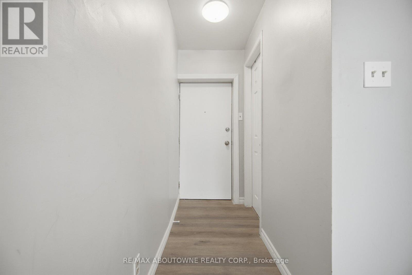 6 - 2320 Hixon Street, Oakville, Ontario  L6L 1T7 - Photo 5 - W12707570