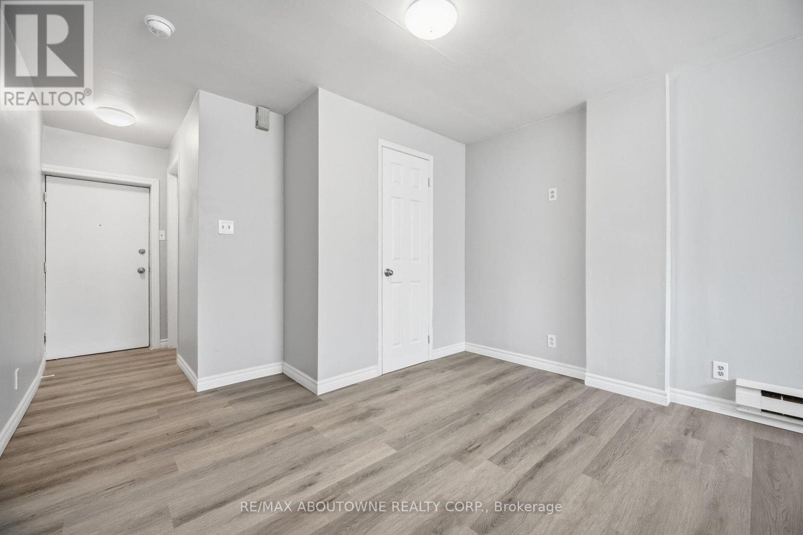 6 - 2320 Hixon Street, Oakville, Ontario  L6L 1T7 - Photo 7 - W12707570