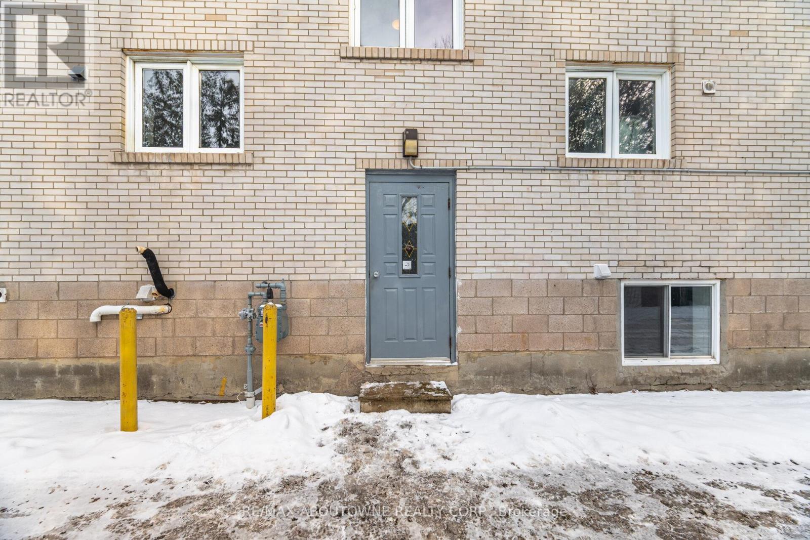 6 - 2320 Hixon Street, Oakville, Ontario  L6L 1T7 - Photo 2 - W12707570