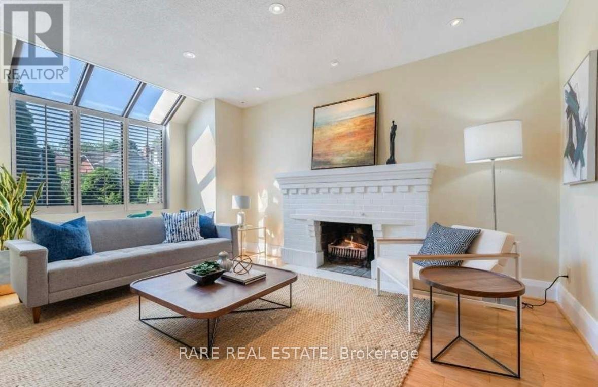 106 Melrose Avenue, Toronto, Ontario  M5M 1Y7 - Photo 3 - C12792344